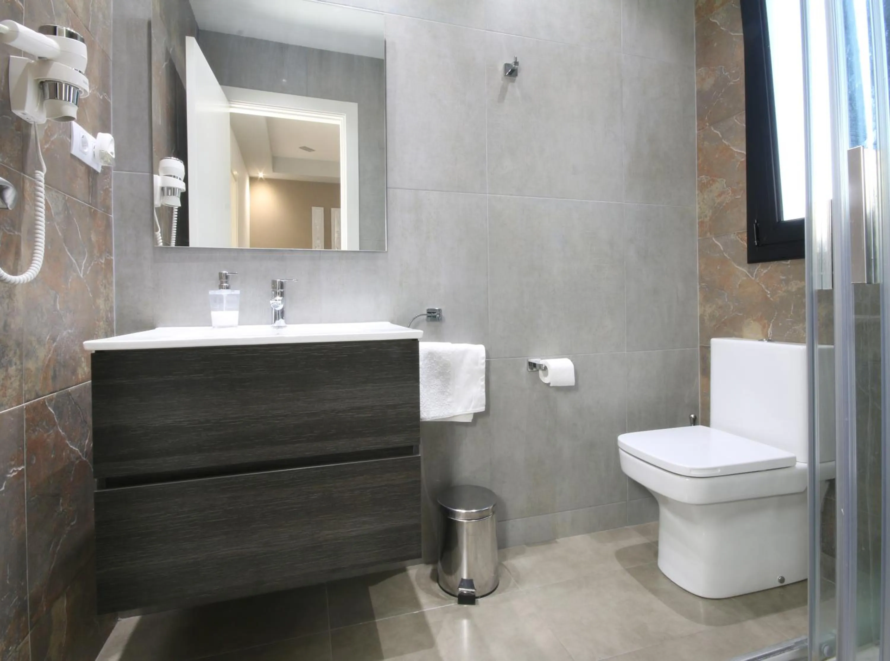 Toilet in Suite Place Barcelona Còrsega