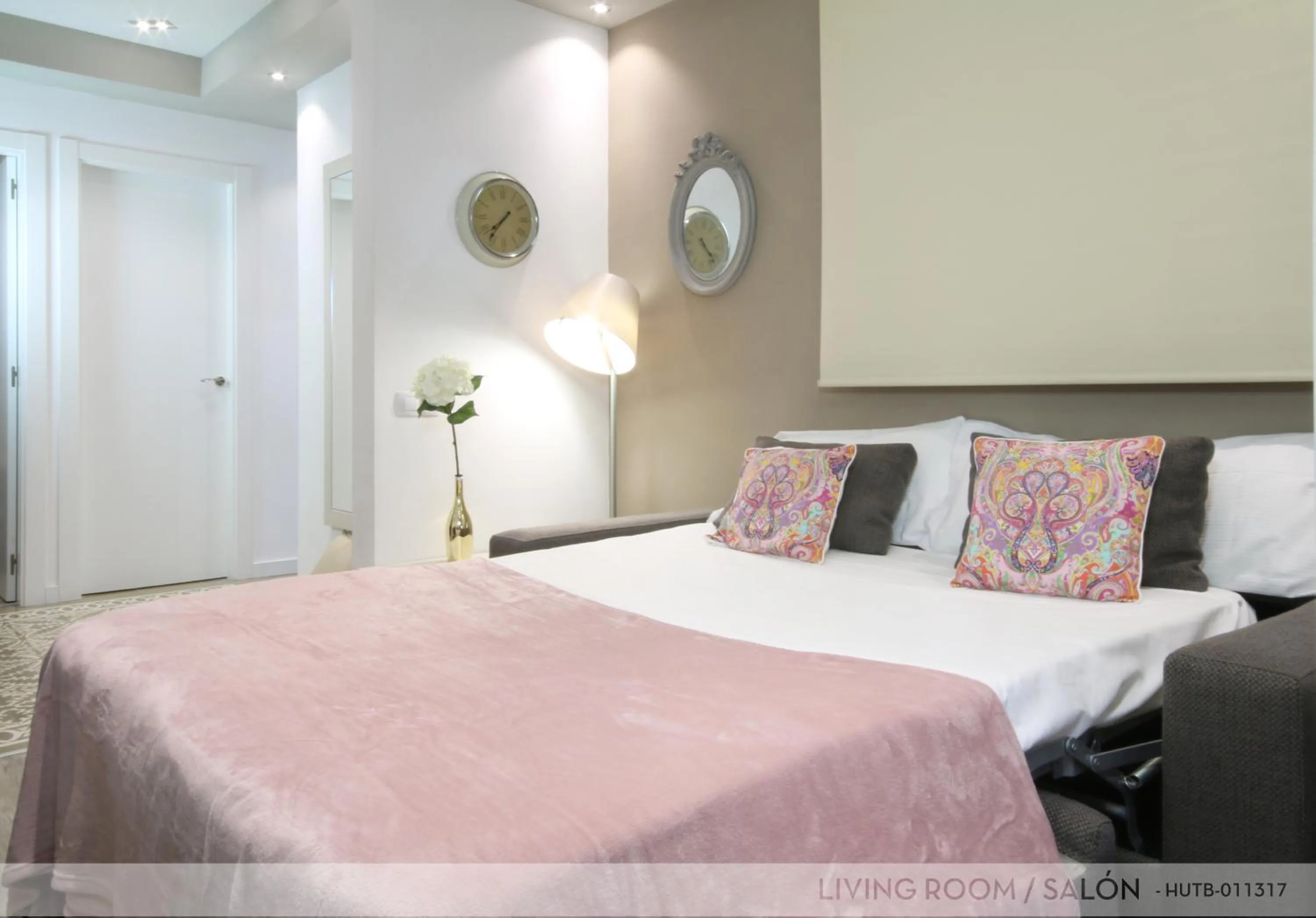 Bed in Suite Place Barcelona Còrsega