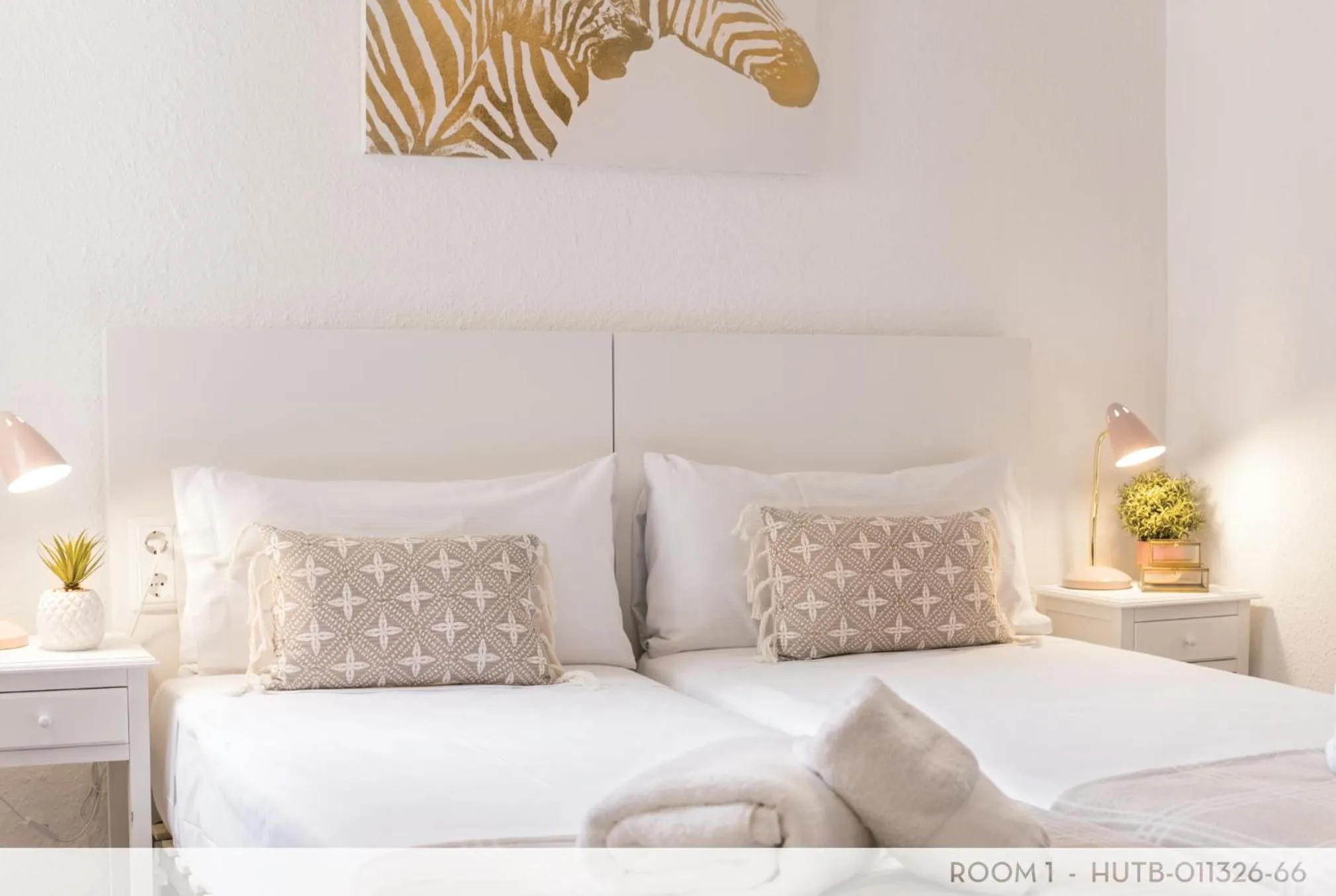 Bedroom, Bed in Suite Place Barcelona Còrsega