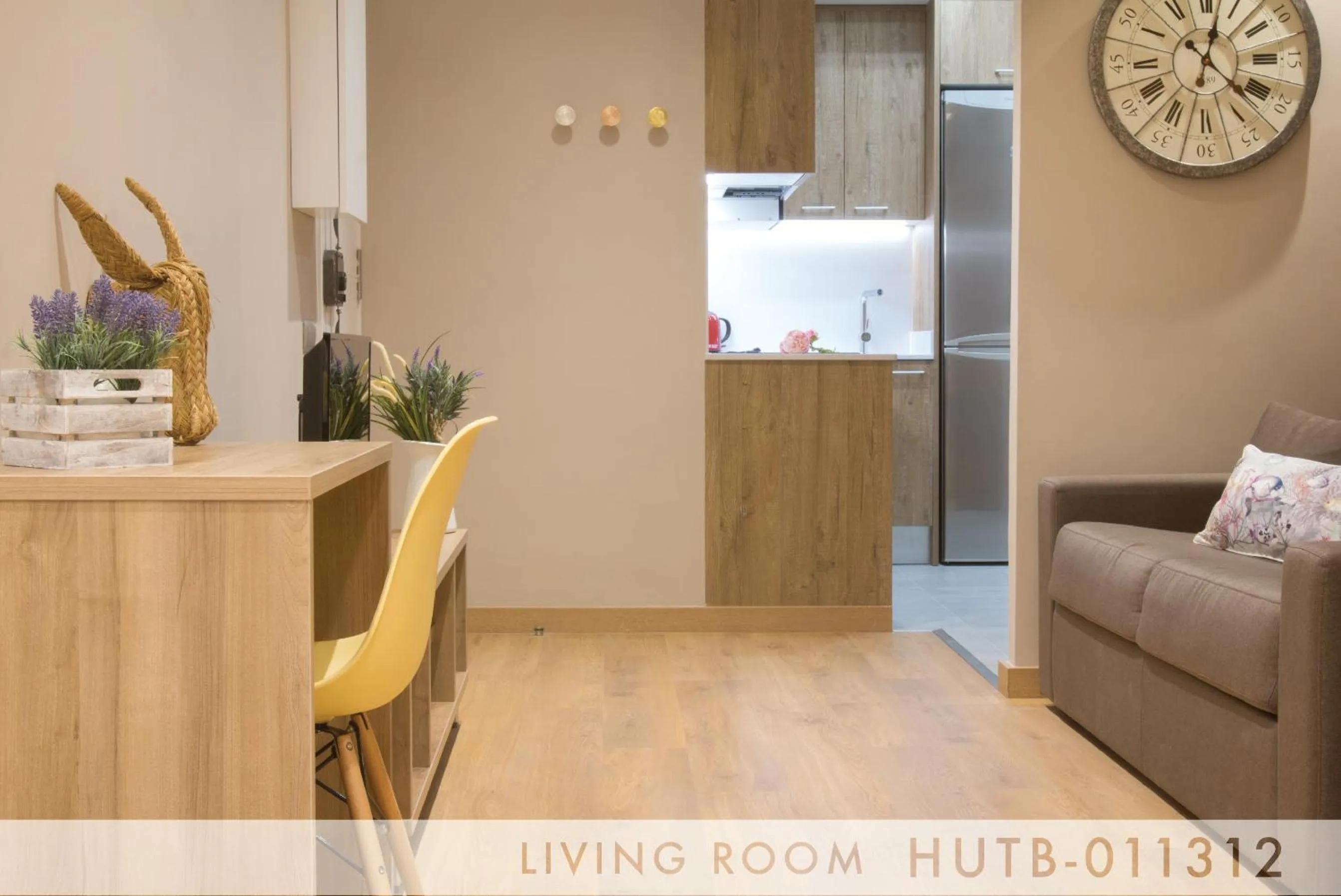 Photo of the whole room in Suite Place Barcelona Còrsega