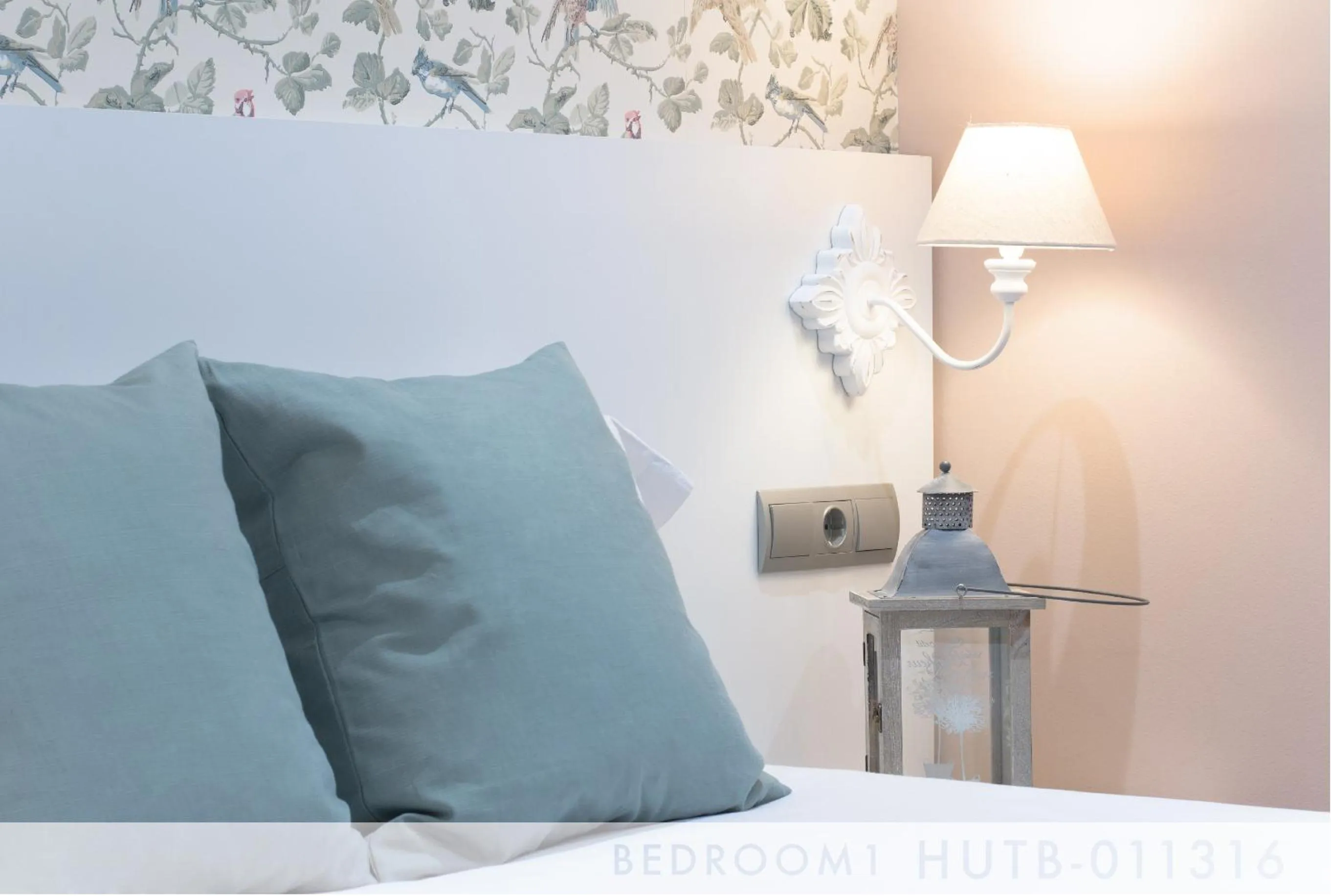 Bed in Suite Place Barcelona Còrsega