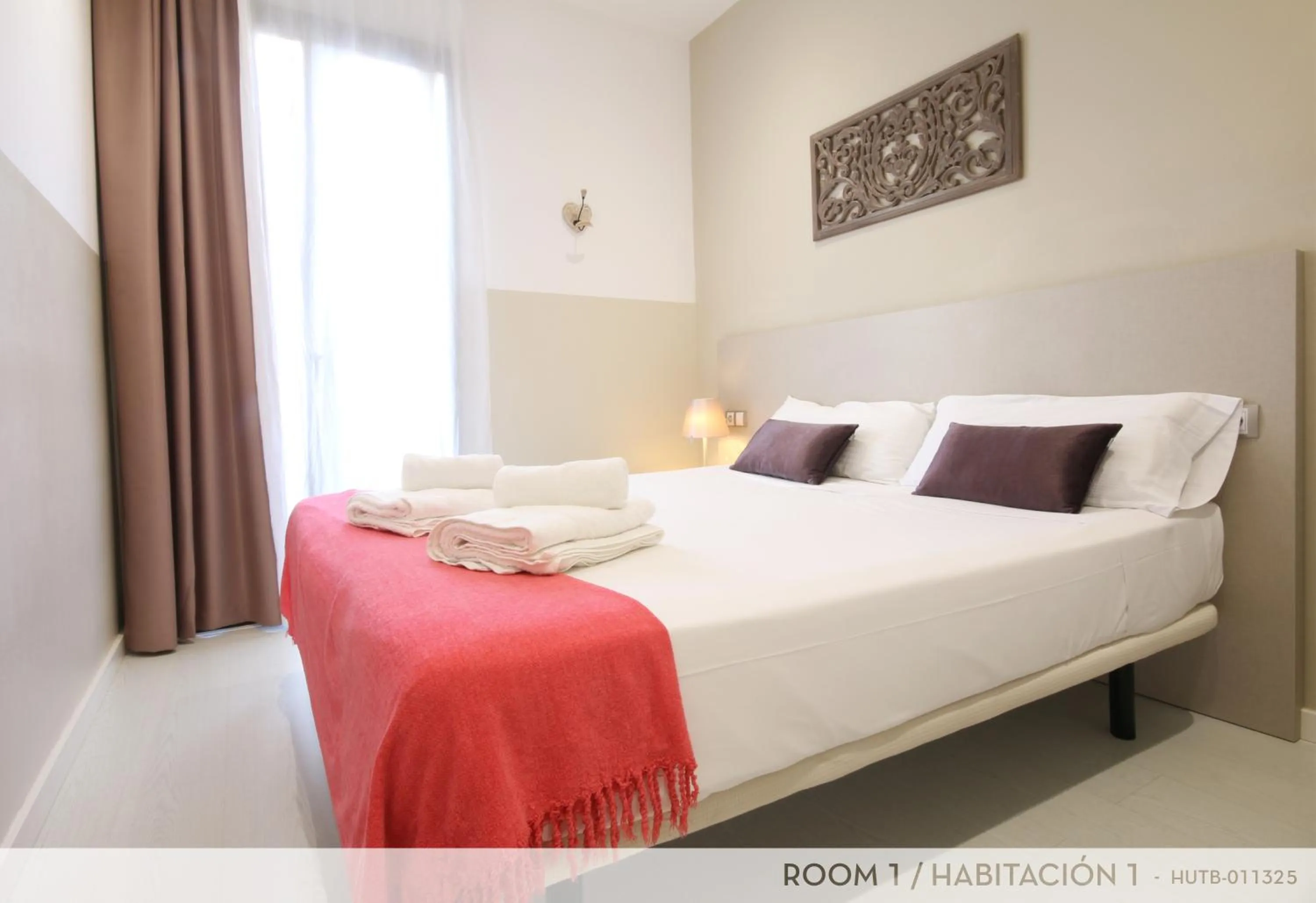 Bedroom, Bed in Suite Place Barcelona Còrsega