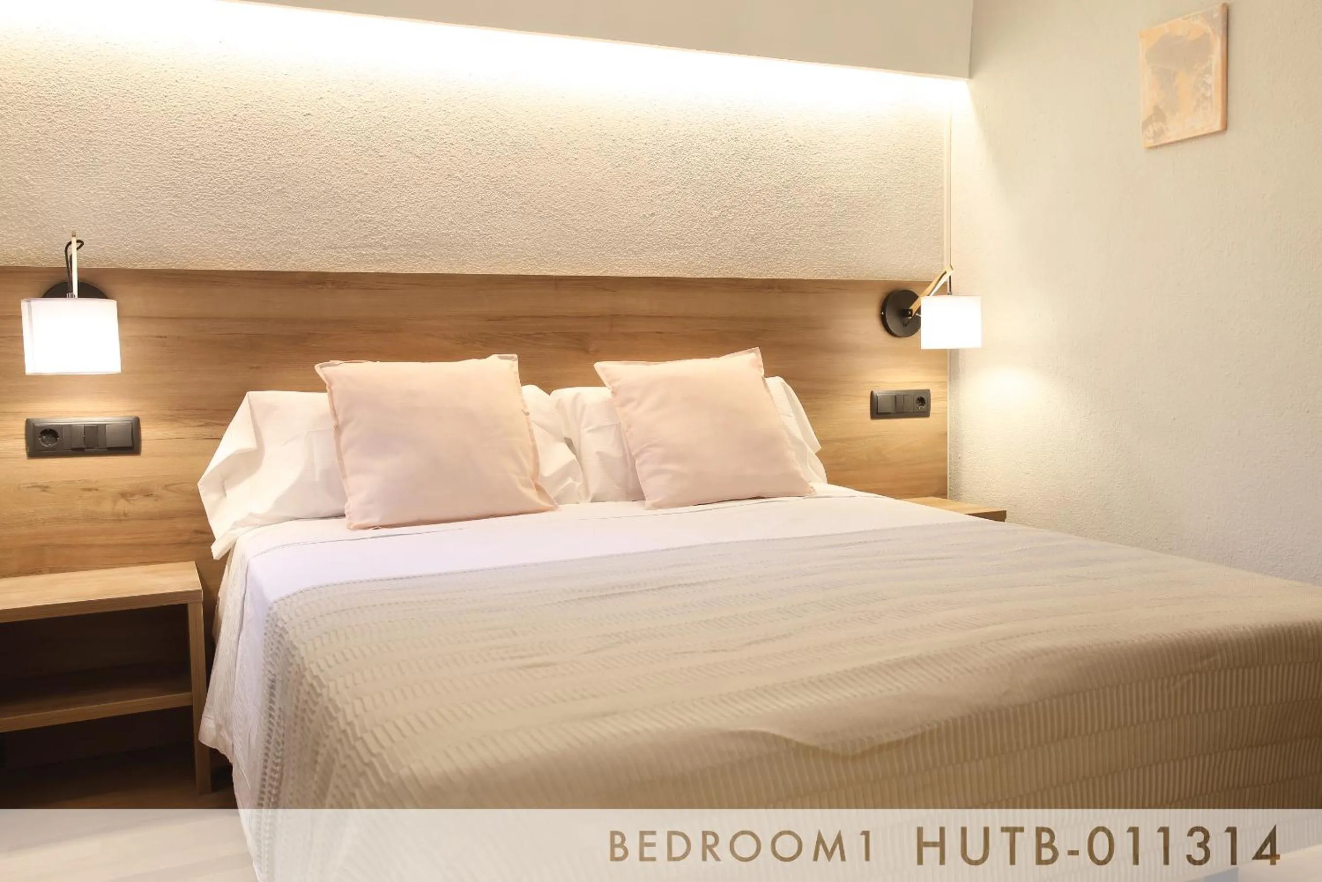 Bedroom, Bed in Suite Place Barcelona Còrsega