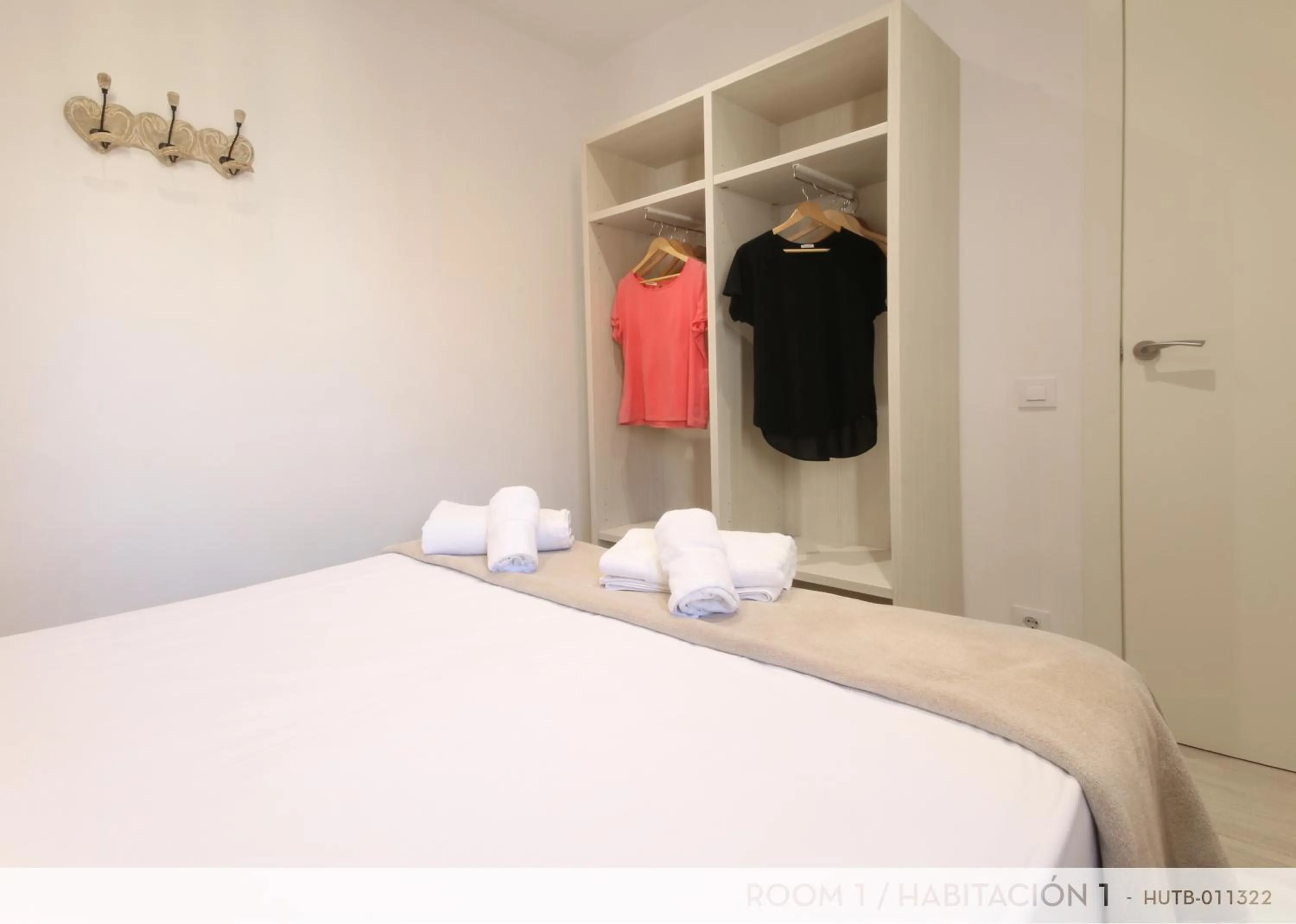 Bedroom, Bed in Suite Place Barcelona Còrsega