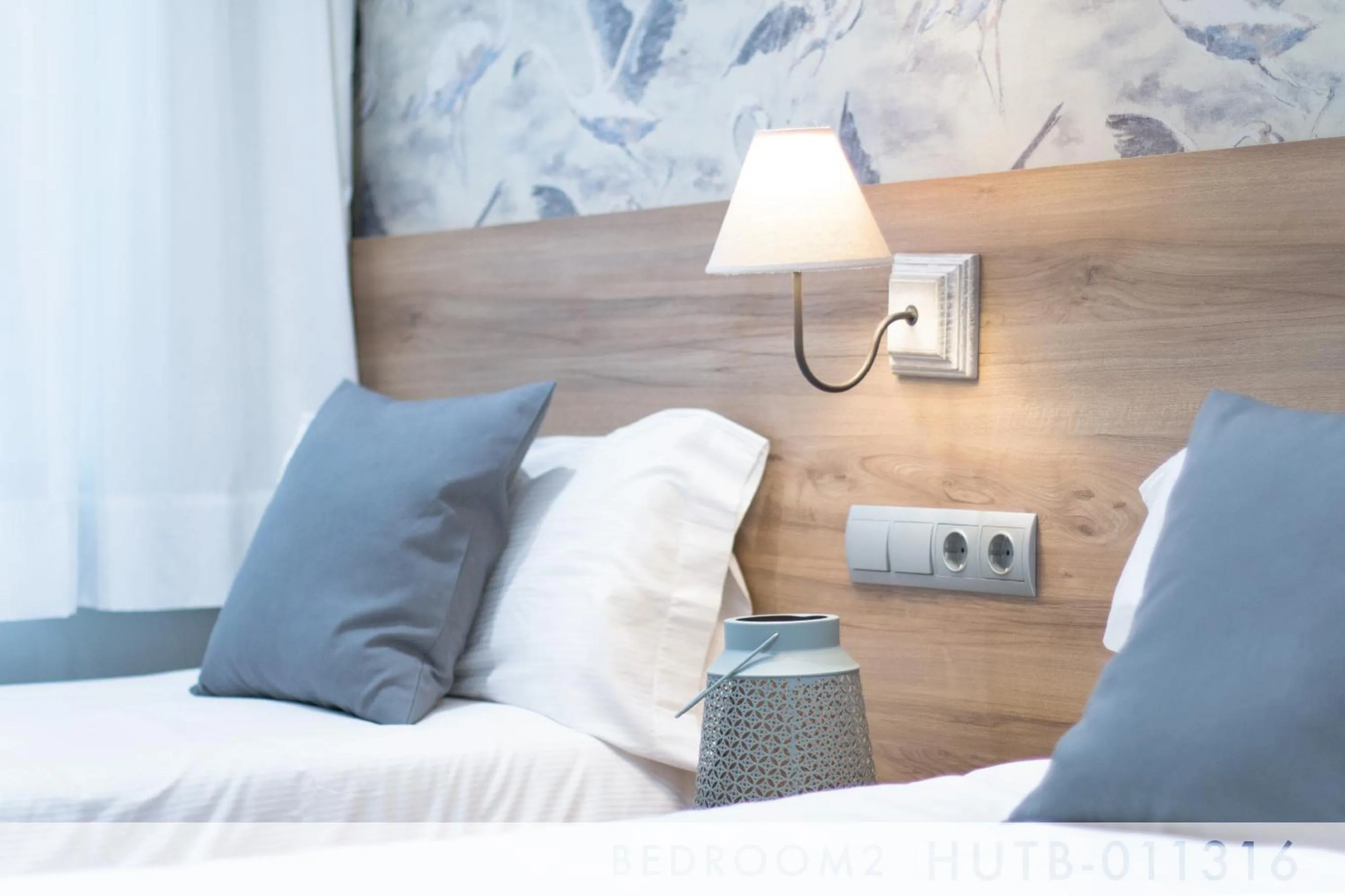 Bed in Suite Place Barcelona Còrsega