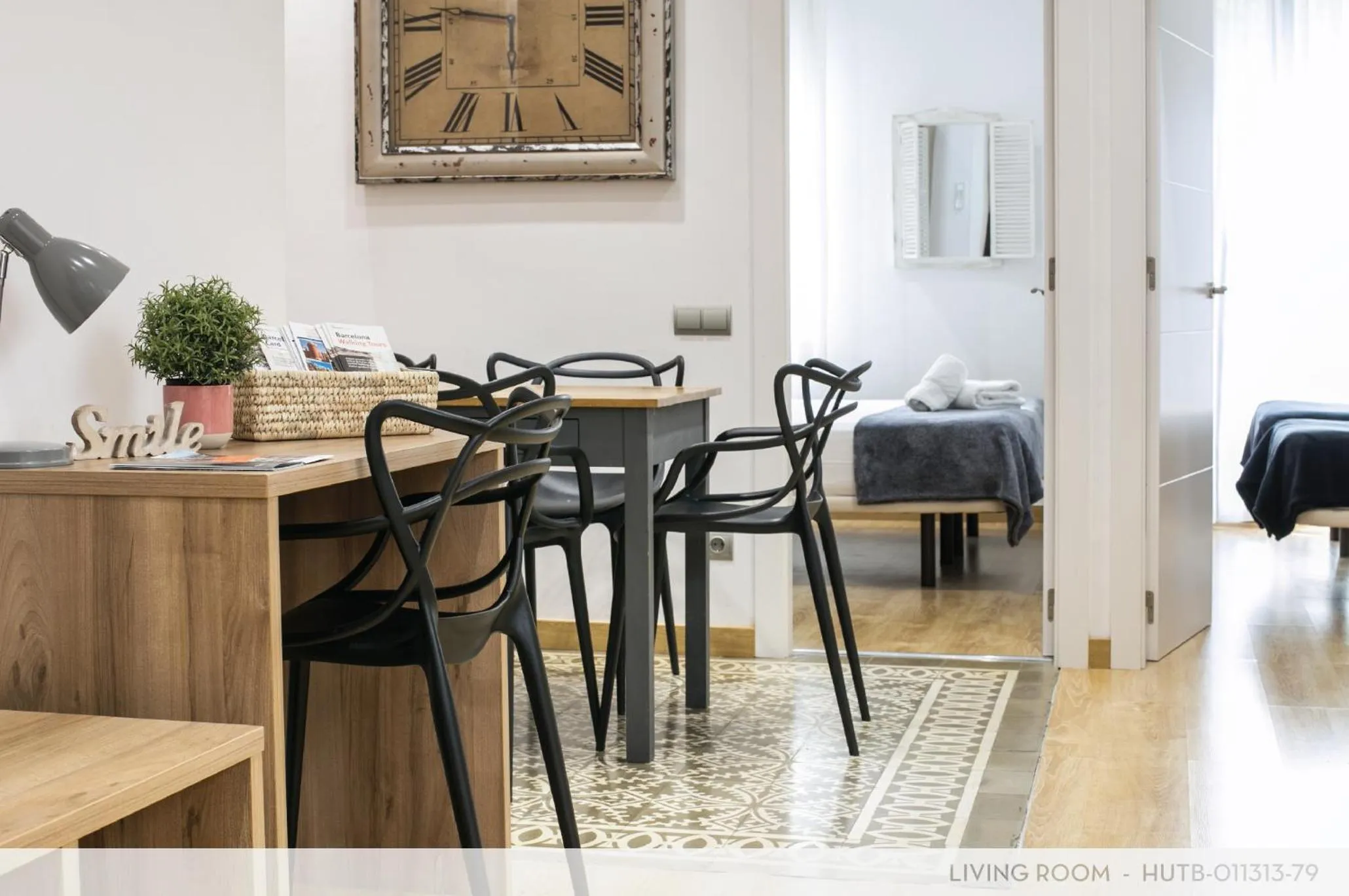 Photo of the whole room in Suite Place Barcelona Còrsega