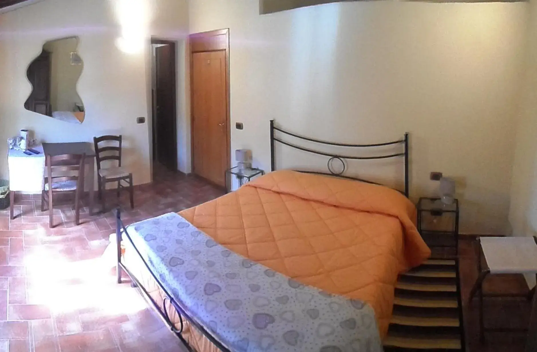Double Room with Private Bathroom in Il Pozzo Di Sant'Andrea Double Room with Private Bathroom in Il Pozzo Di Sant'Andrea