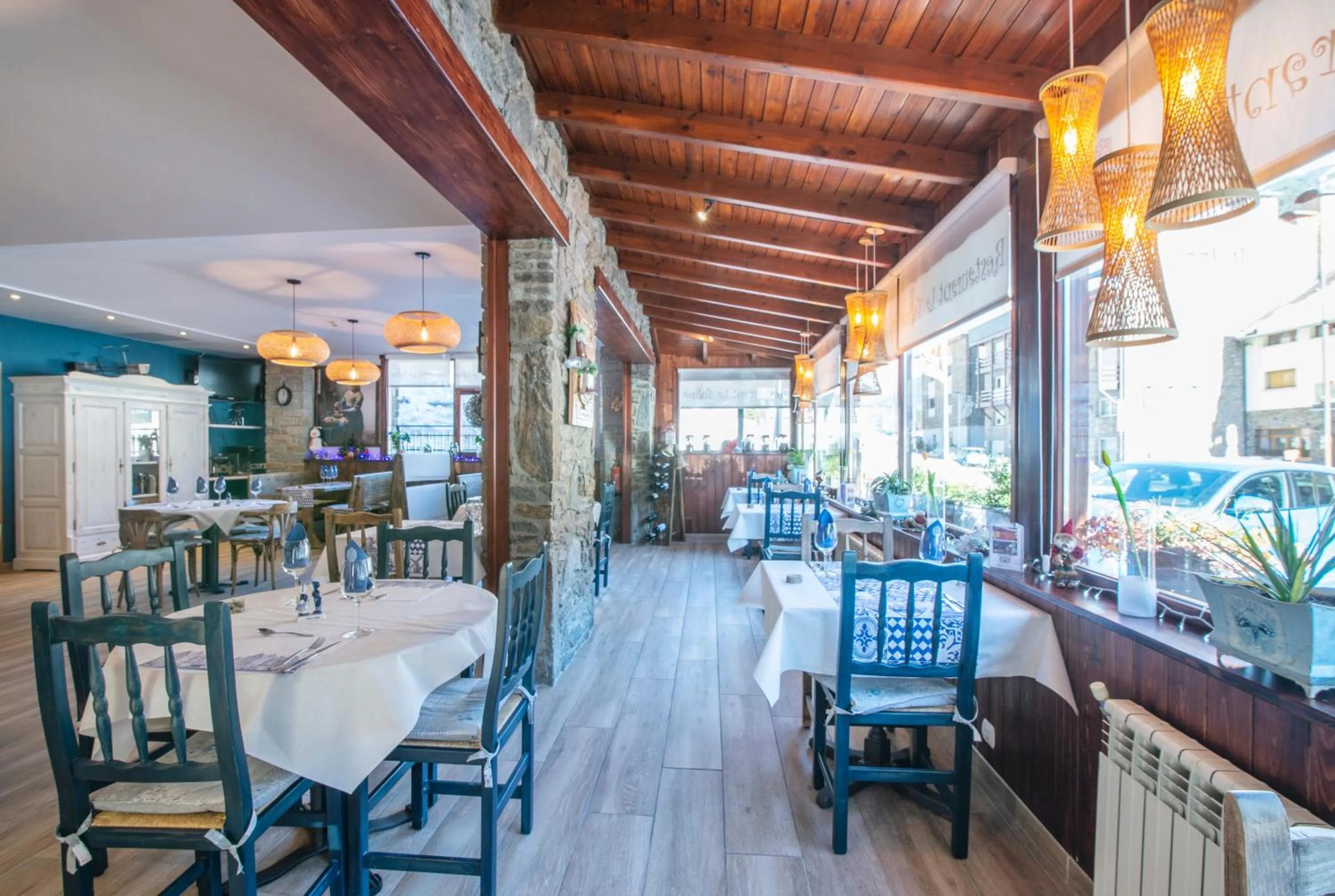 Restaurant/places to eat in Pierre & Vacances Aparthotel La Tulipa