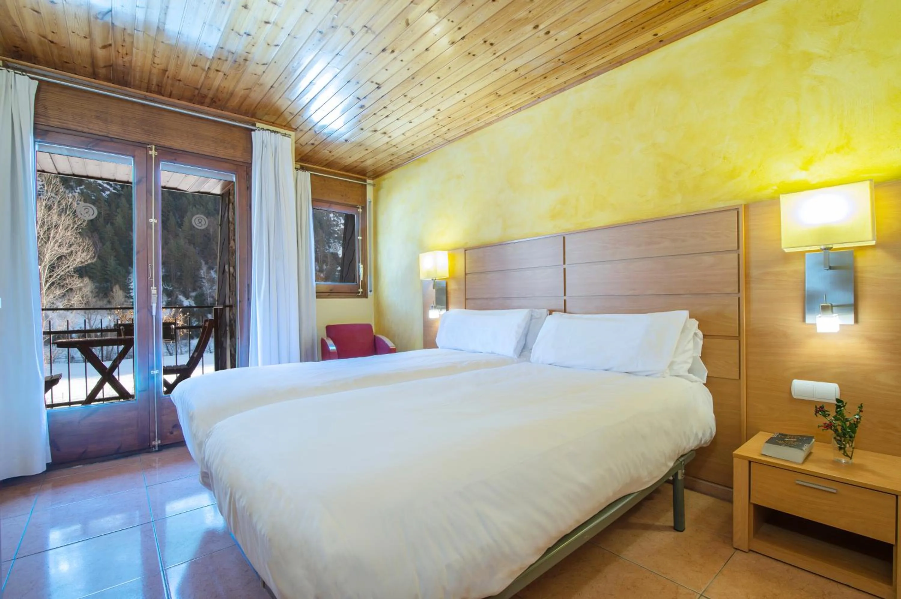 Bedroom, Bed in Pierre & Vacances Aparthotel La Tulipa