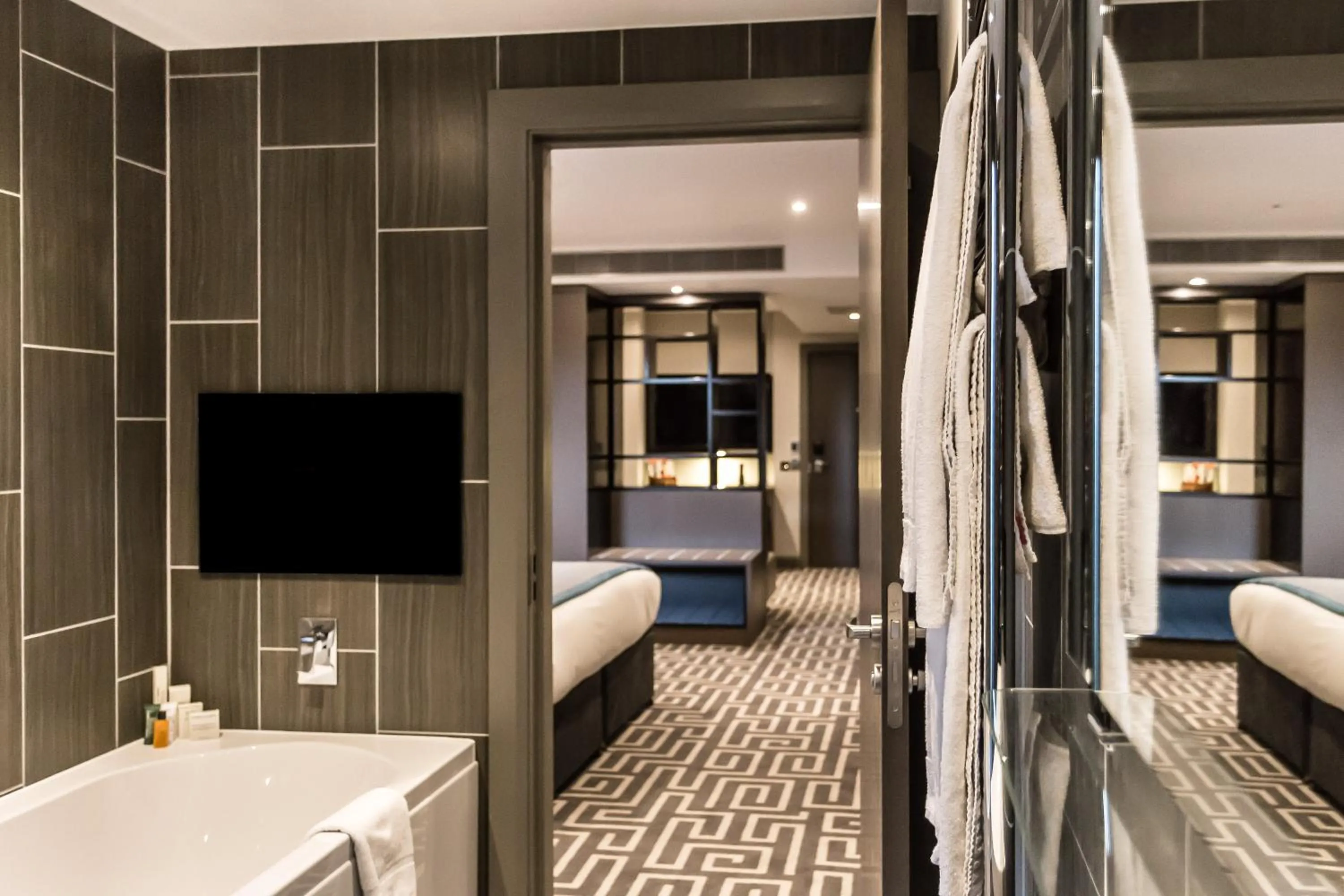 Bedroom, Bed in Courthouse Hotel Shoreditch