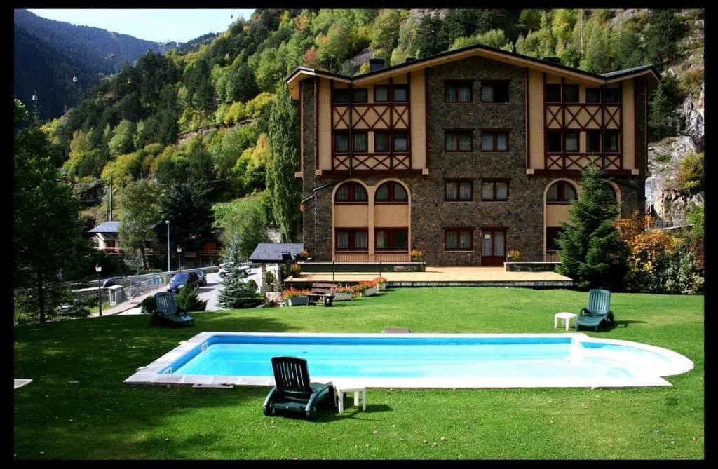 Property building in Hotel Xalet Verdú