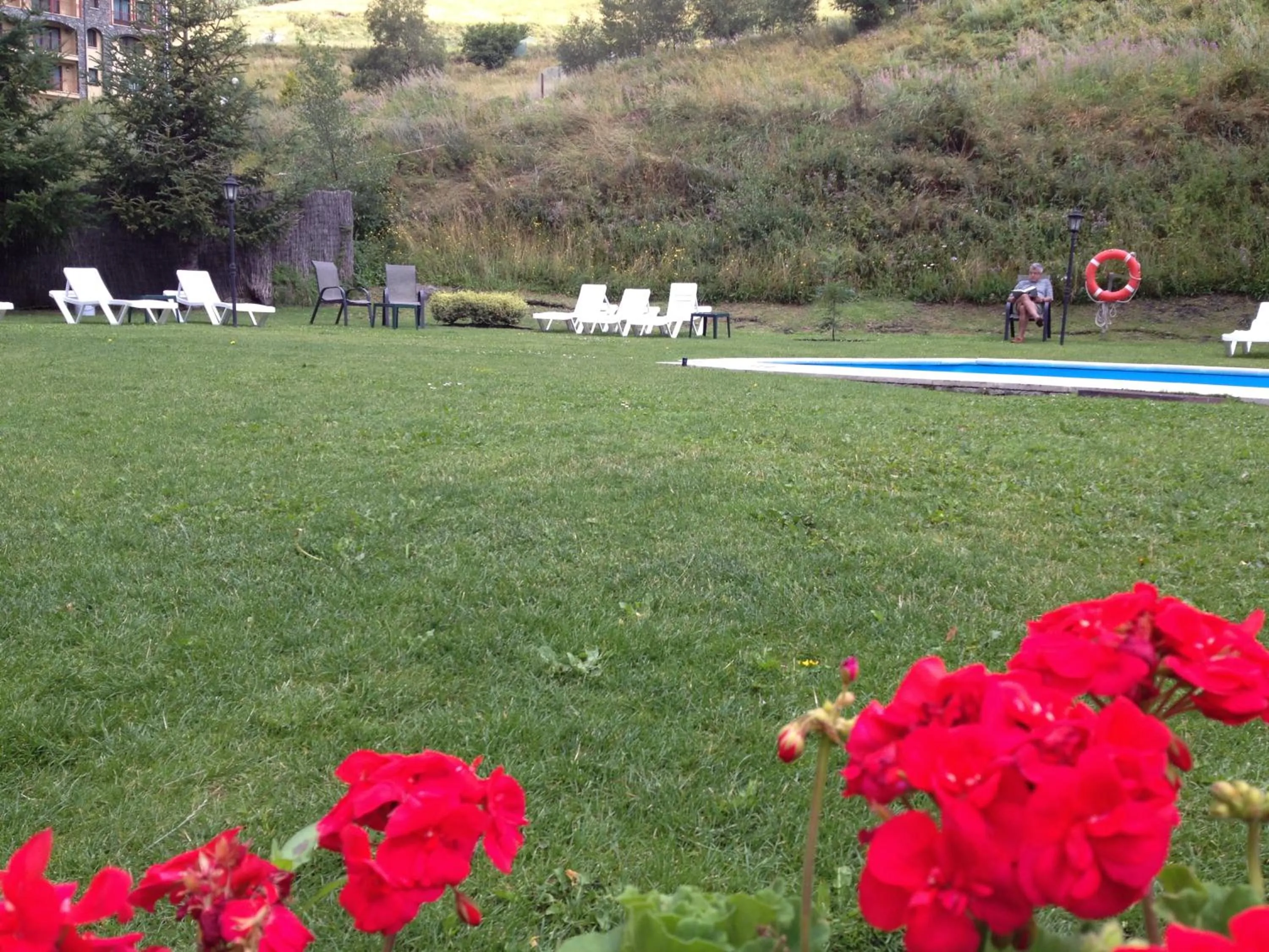 Swimming pool in Hotel Xalet Verdú