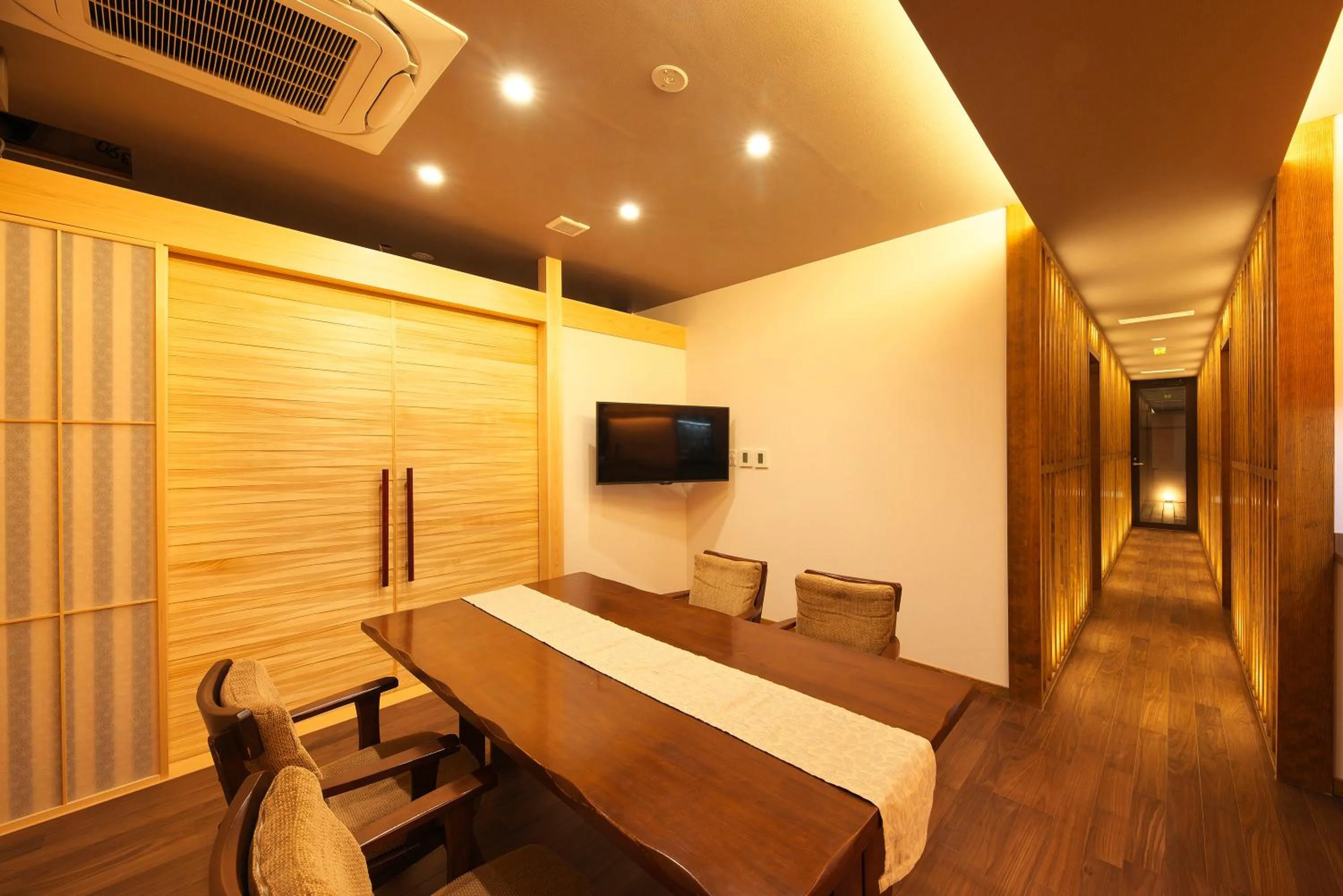 Bed in Meitei no Yado Hotel Koshien