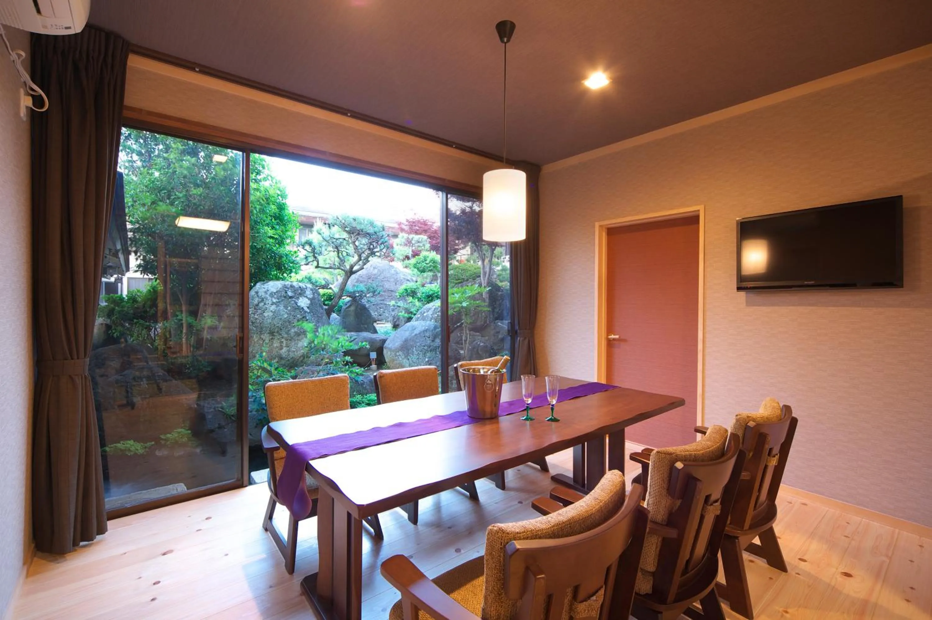 Dining area in Meitei no Yado Hotel Koshien