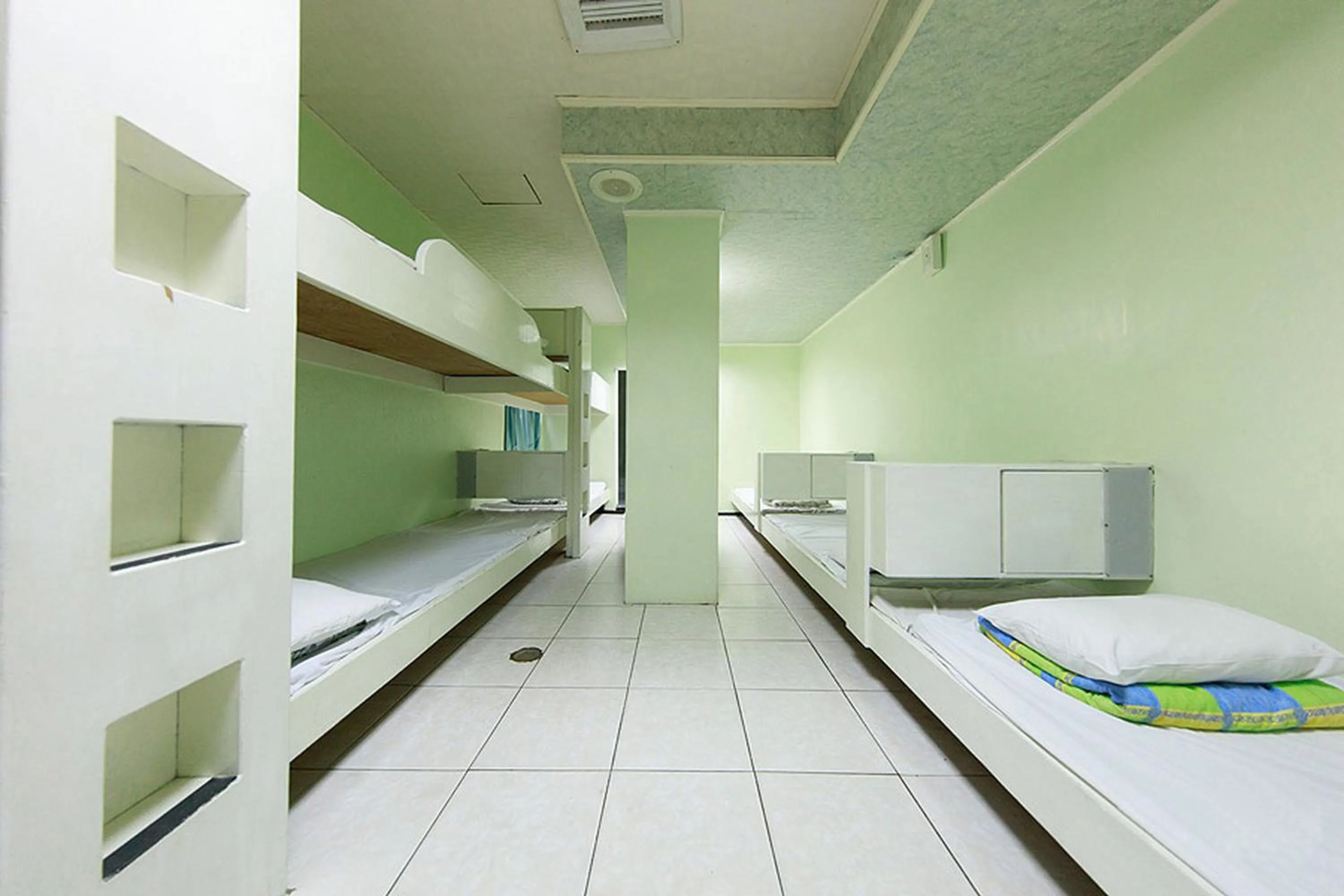 bunk bed, Bed in Dajenshan Hotel