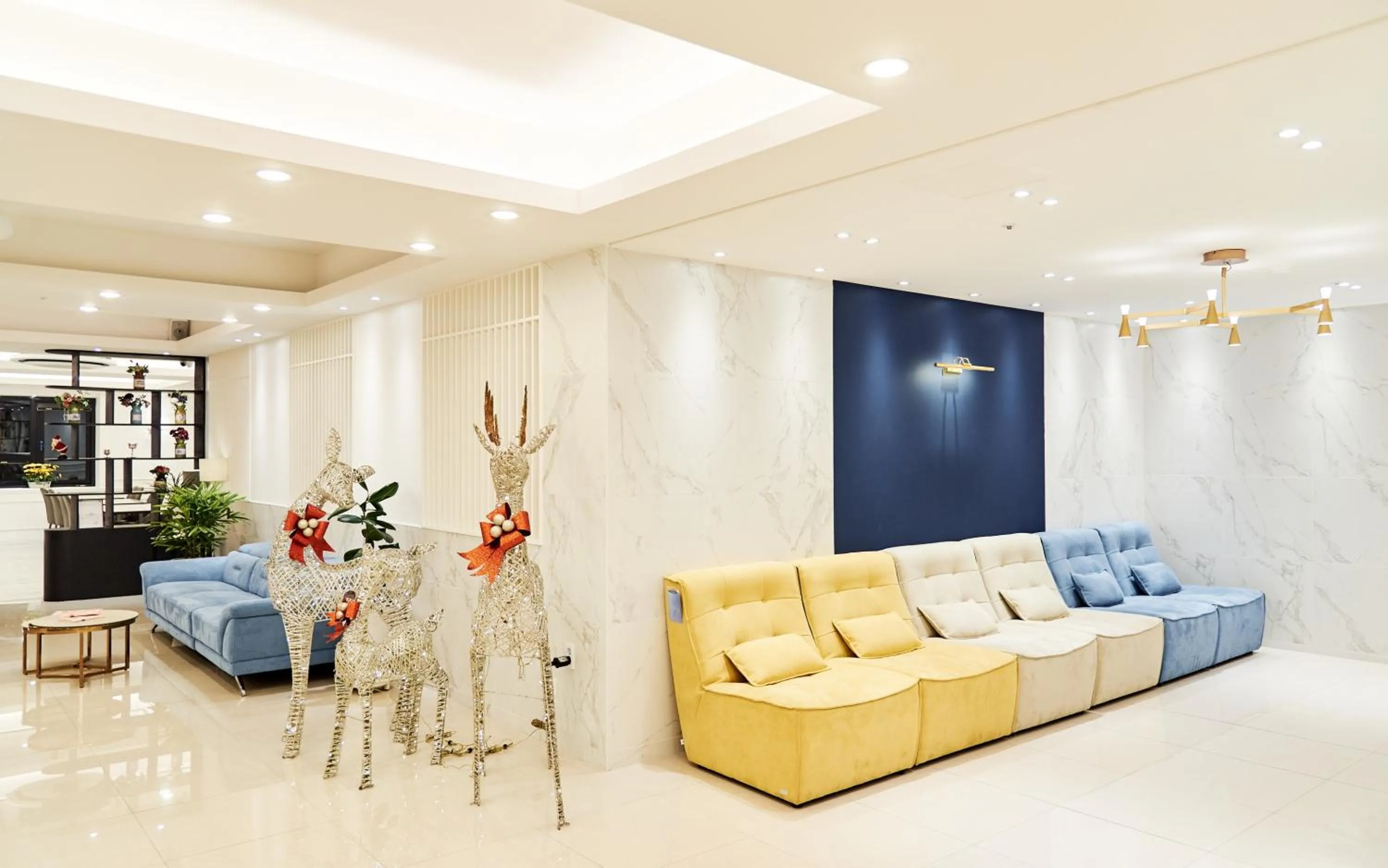 Lobby or reception in Seattle B Hotel