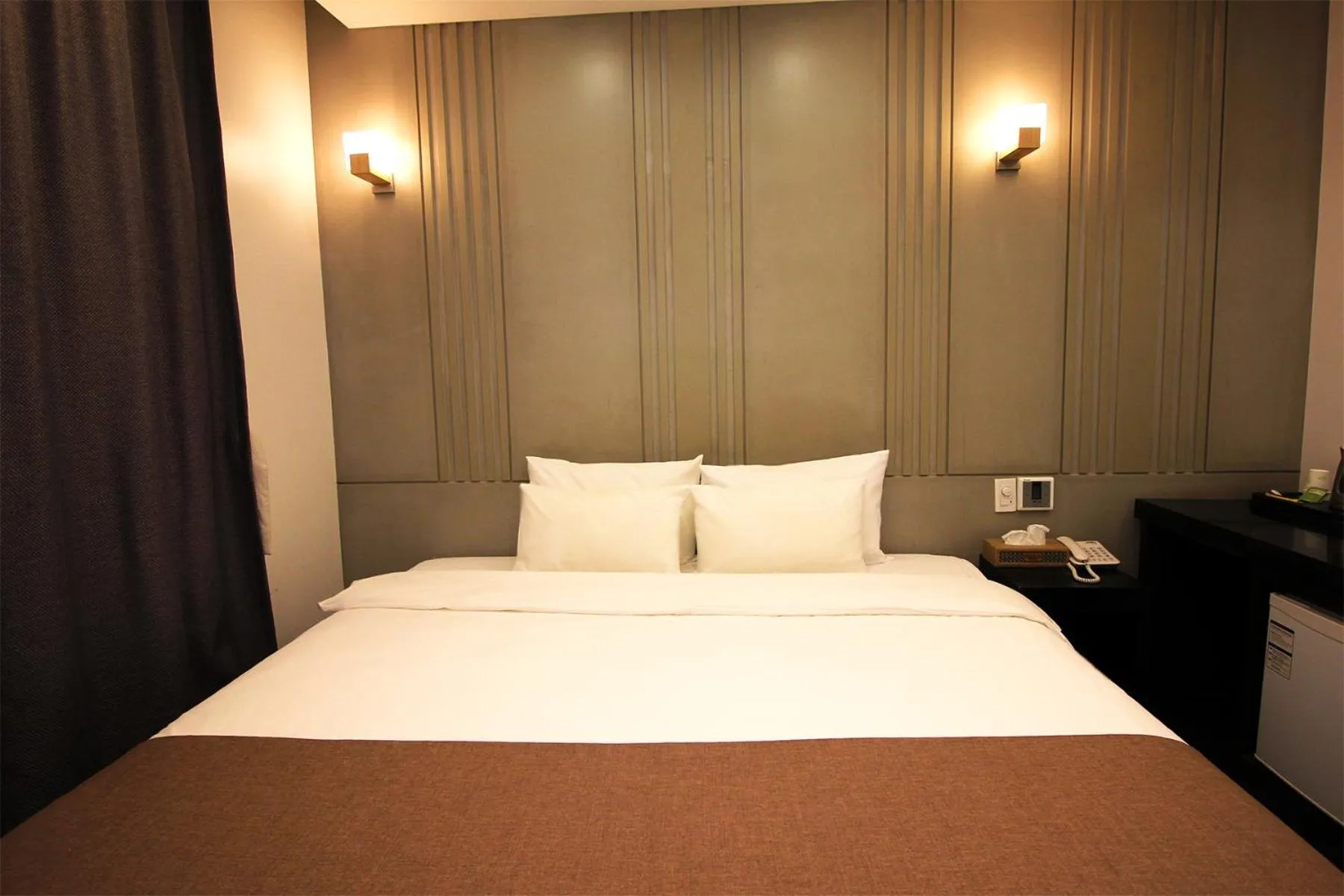 Bed in Seattle B Hotel