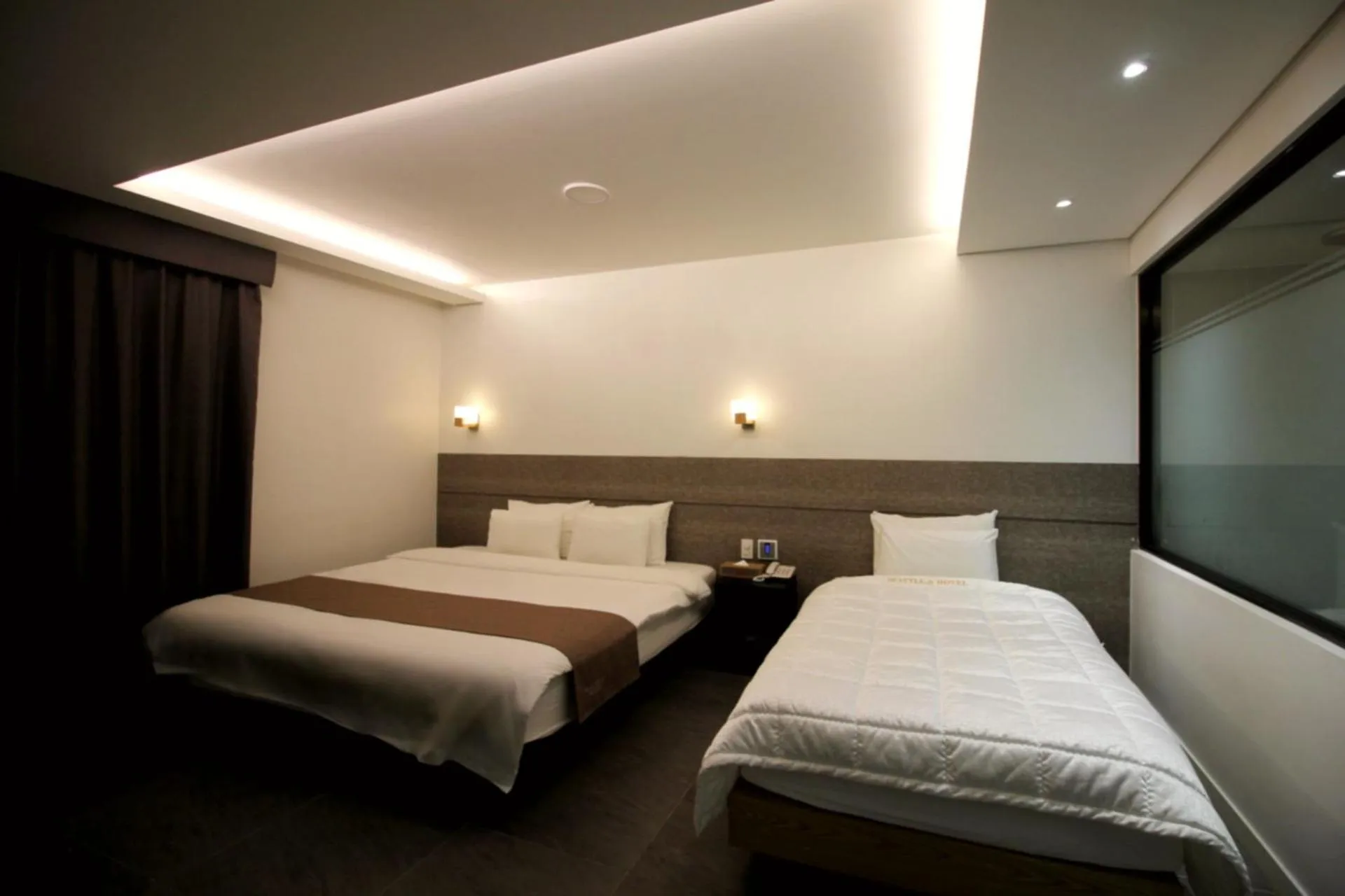 Bed in Seattle B Hotel