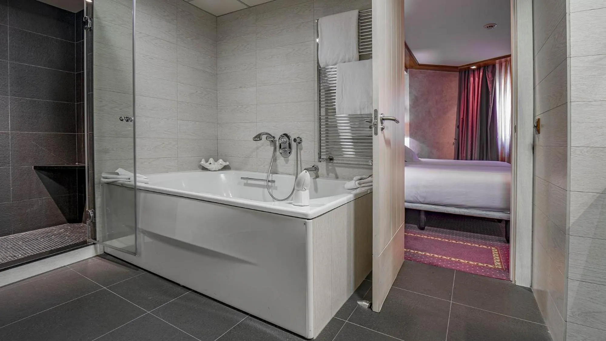 Bathroom in Roc Blanc Hotel & Spa