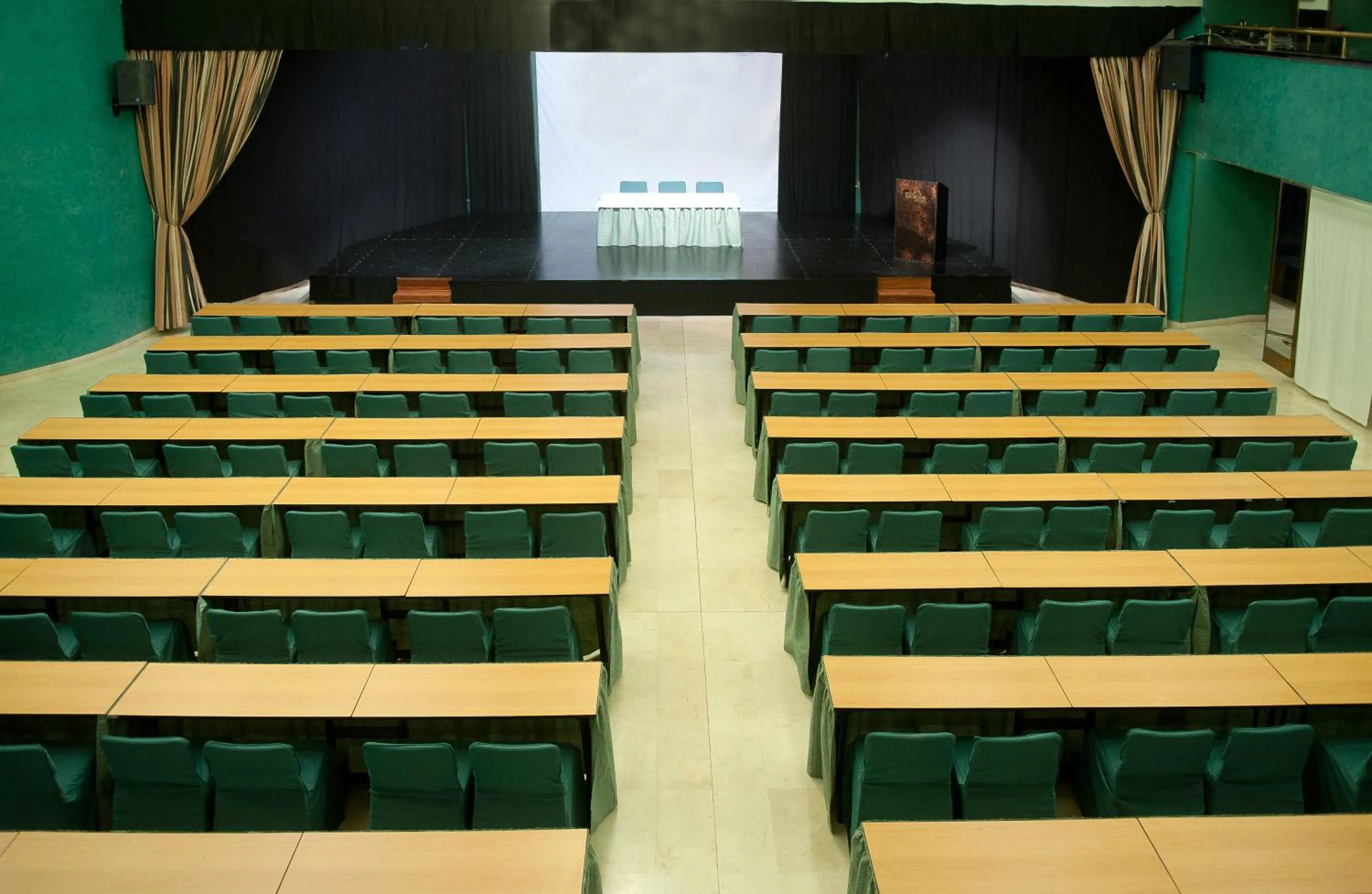 Business facilities in Roc Blanc Hotel & Spa