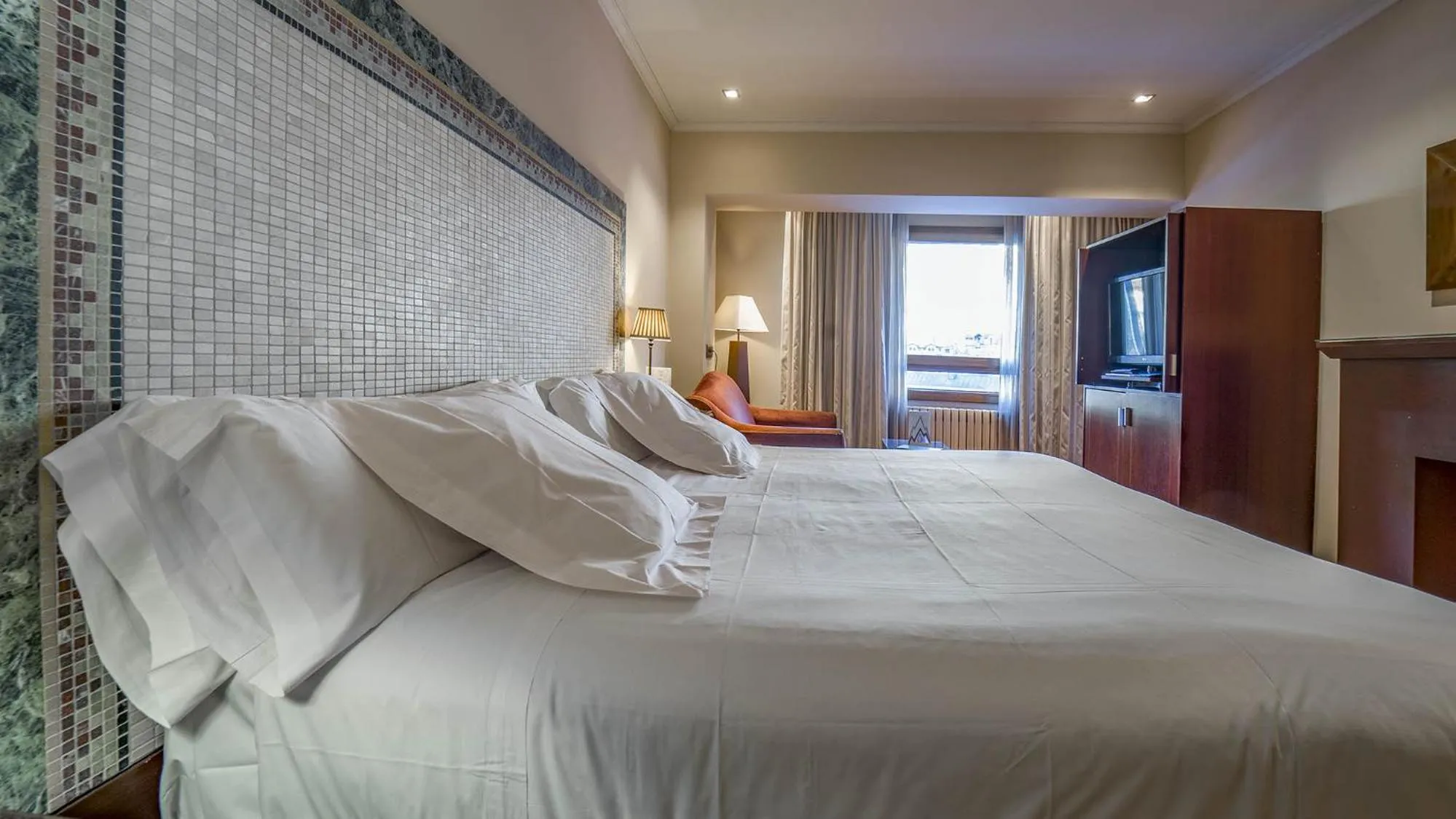 Photo of the whole room, Bed in Roc Blanc Hotel & Spa