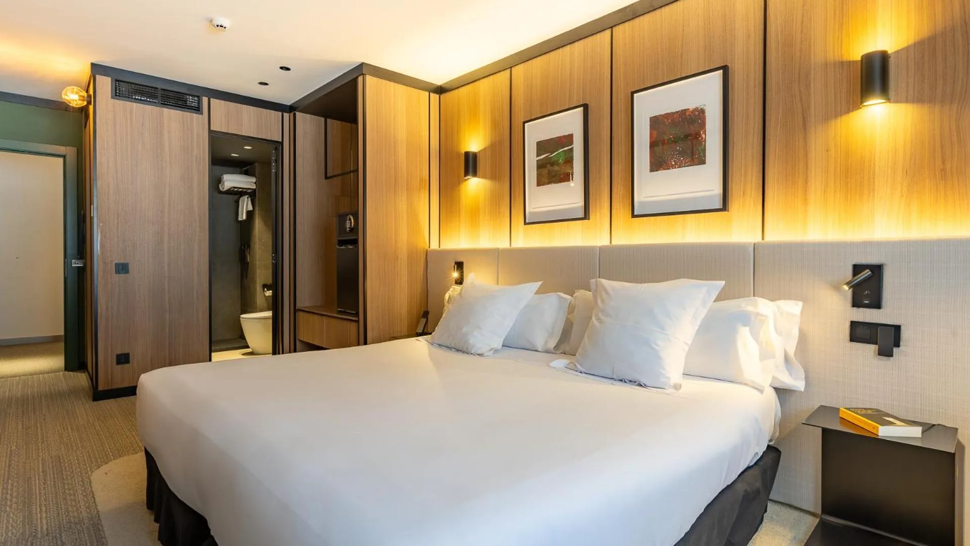 Bed in Roc Blanc Hotel & Spa