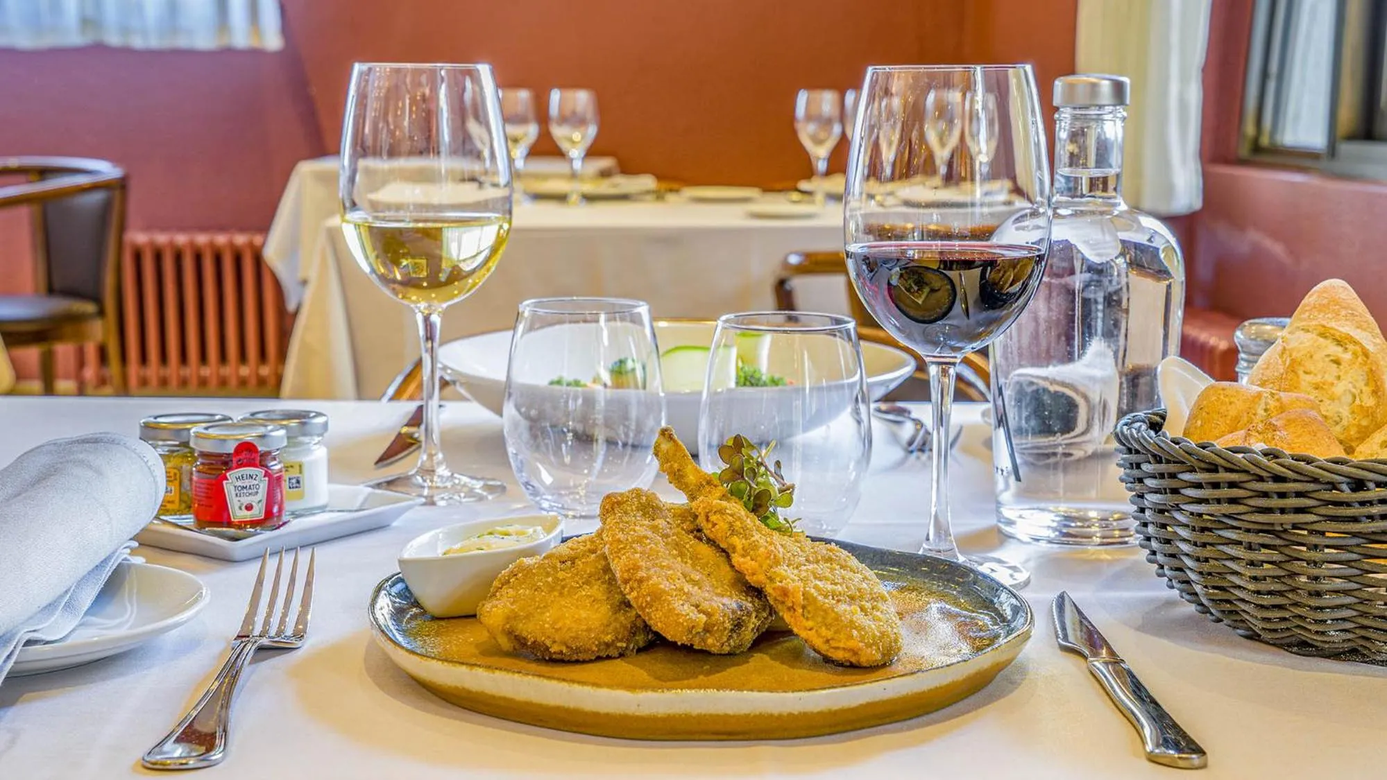 Food and drinks in Roc Blanc Hotel & Spa