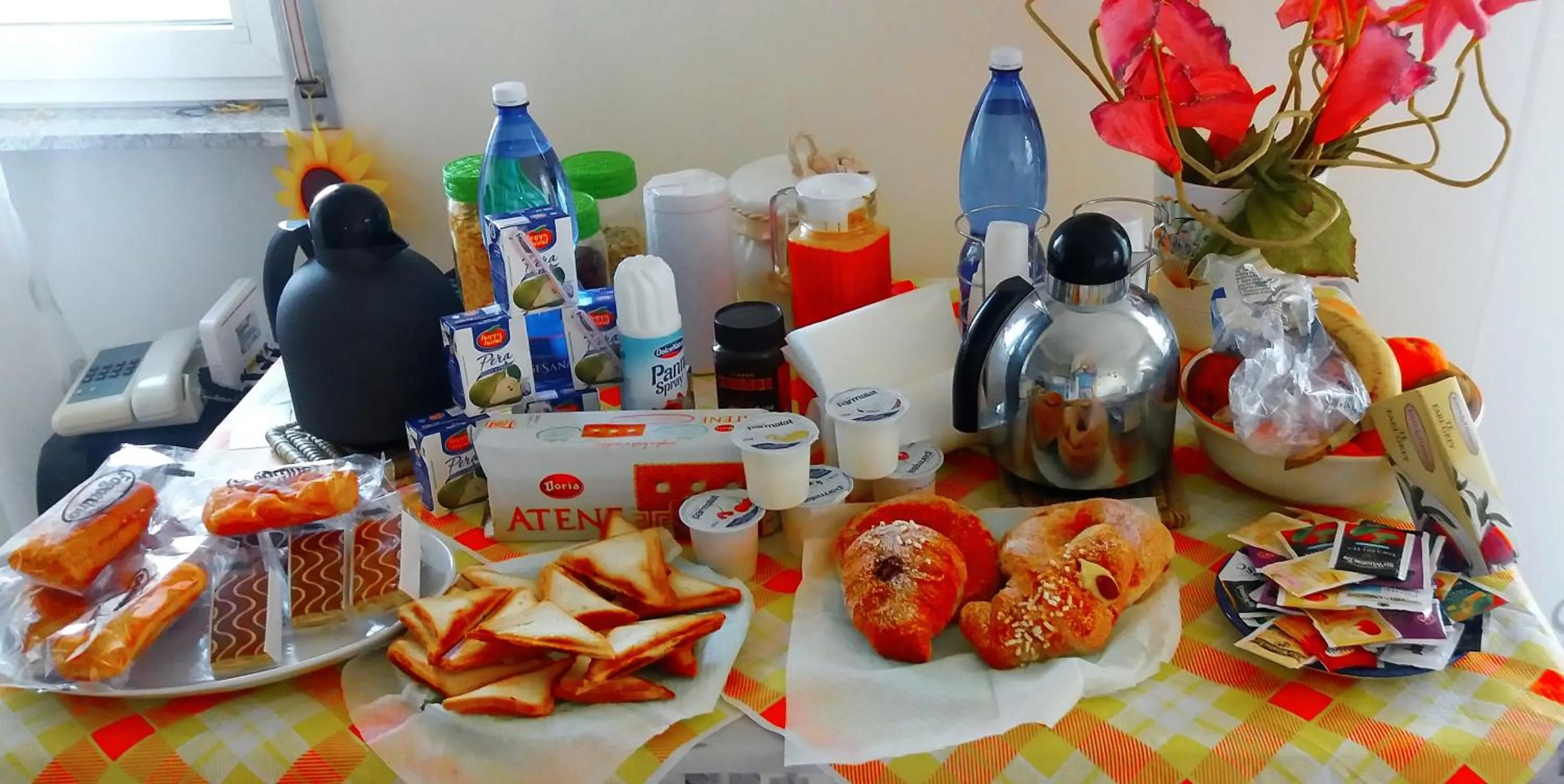 Continental breakfast in AreA DomuS