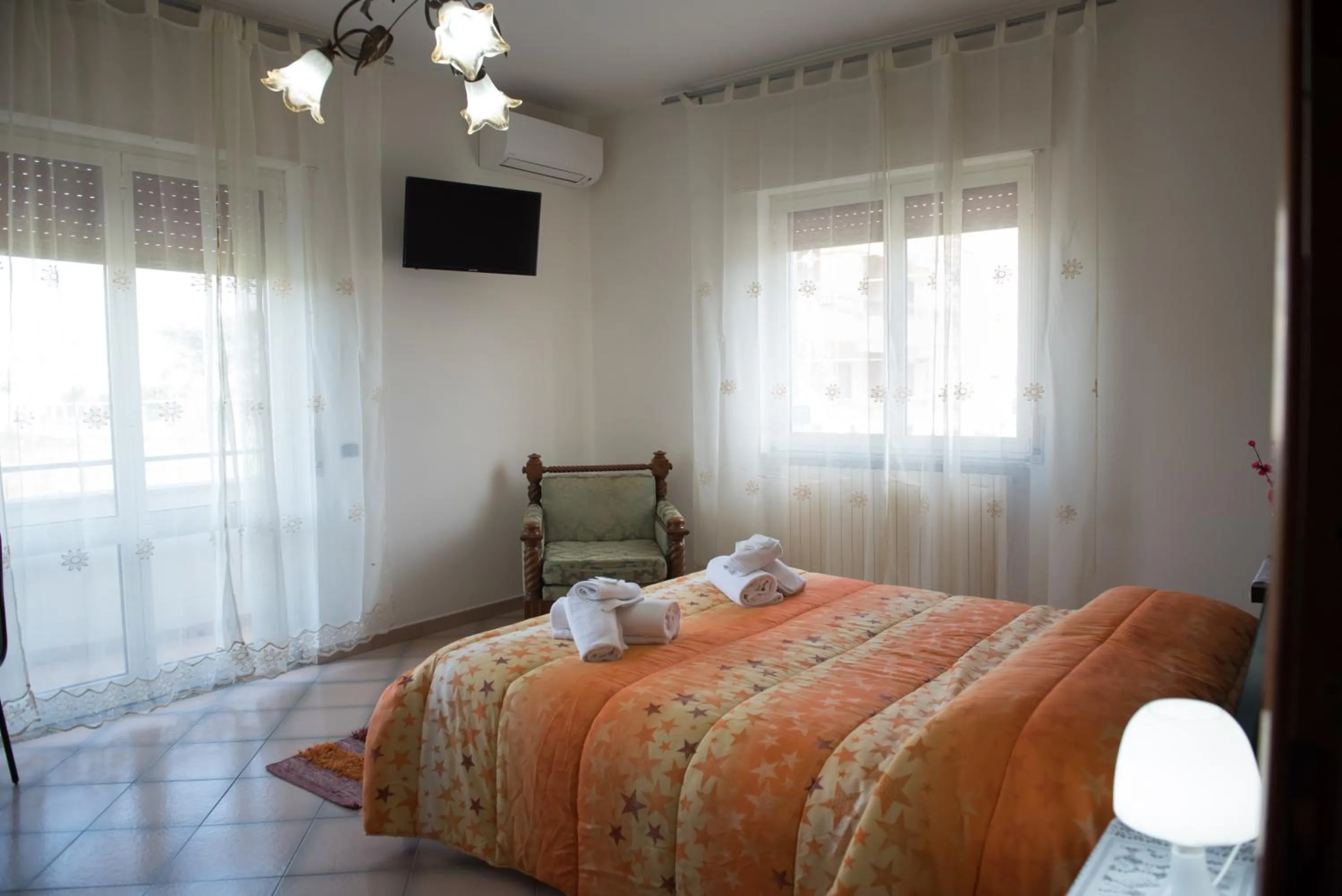 Photo of the whole room, Bed in AreA DomuS