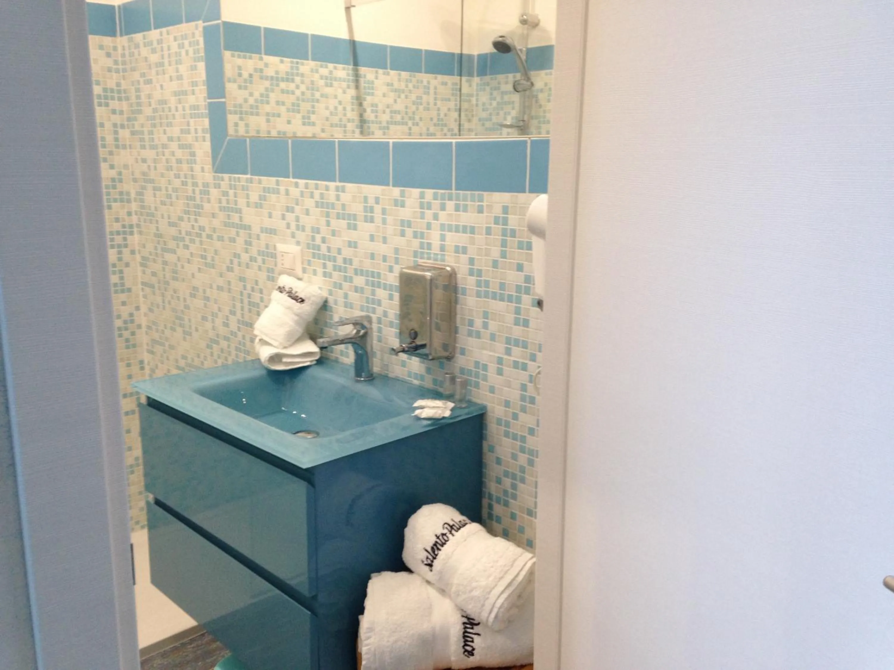 Bathroom in Palace Blu Mare