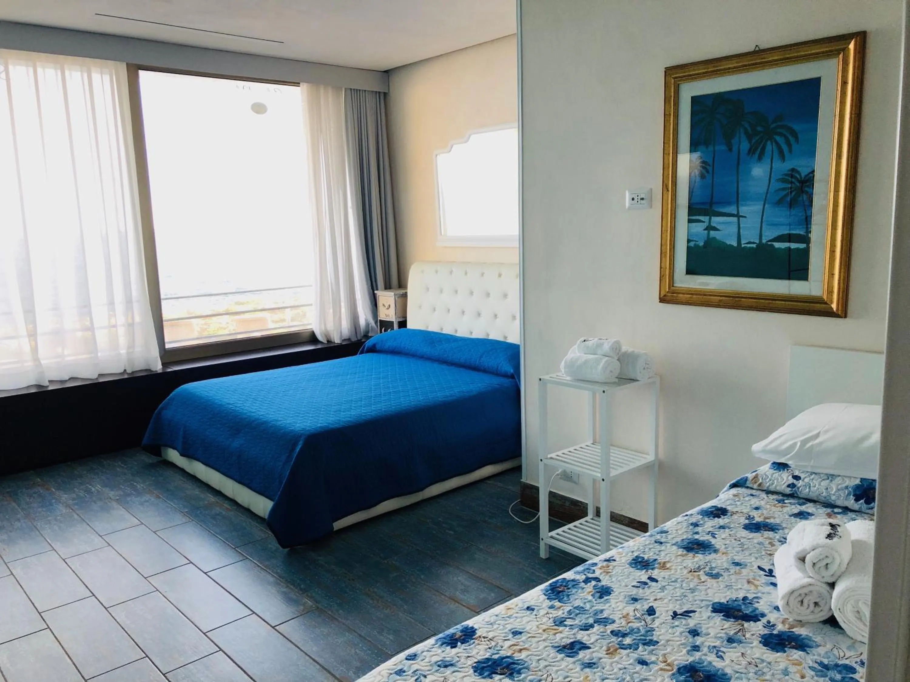 Photo of the whole room in Palace Blu Mare