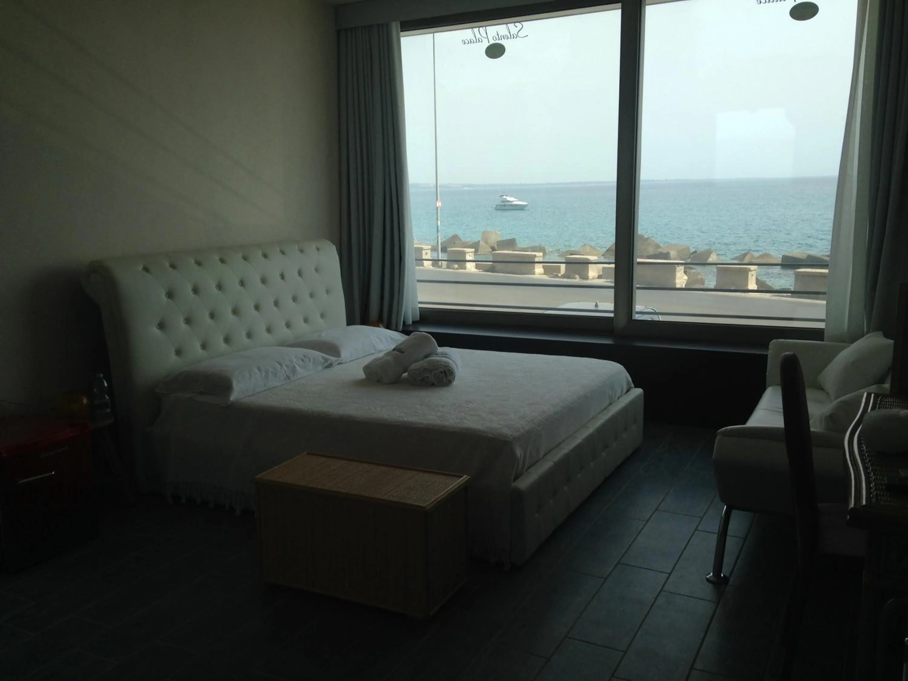 Photo of the whole room in Palace Blu Mare