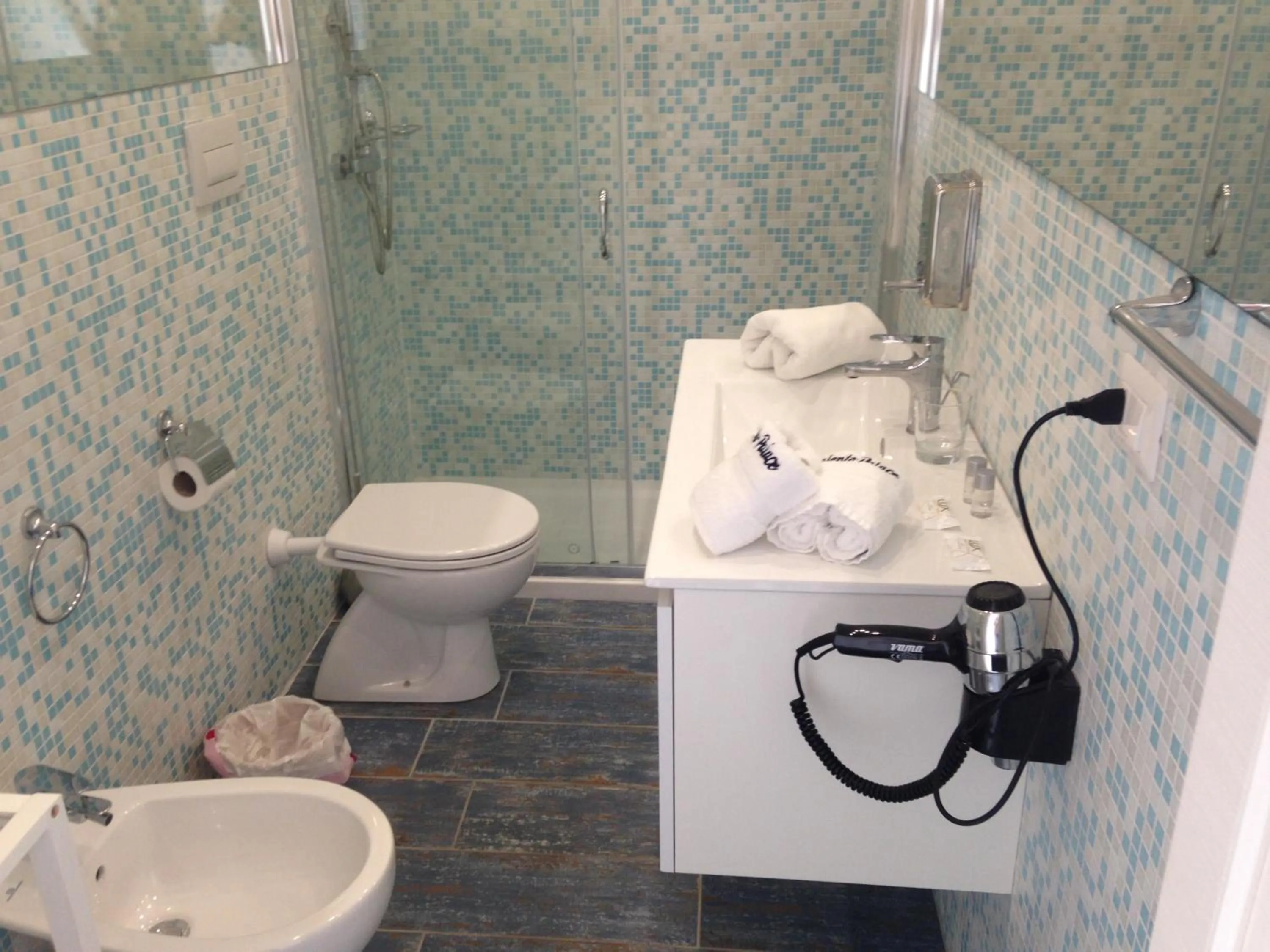 Bathroom in Palace Blu Mare