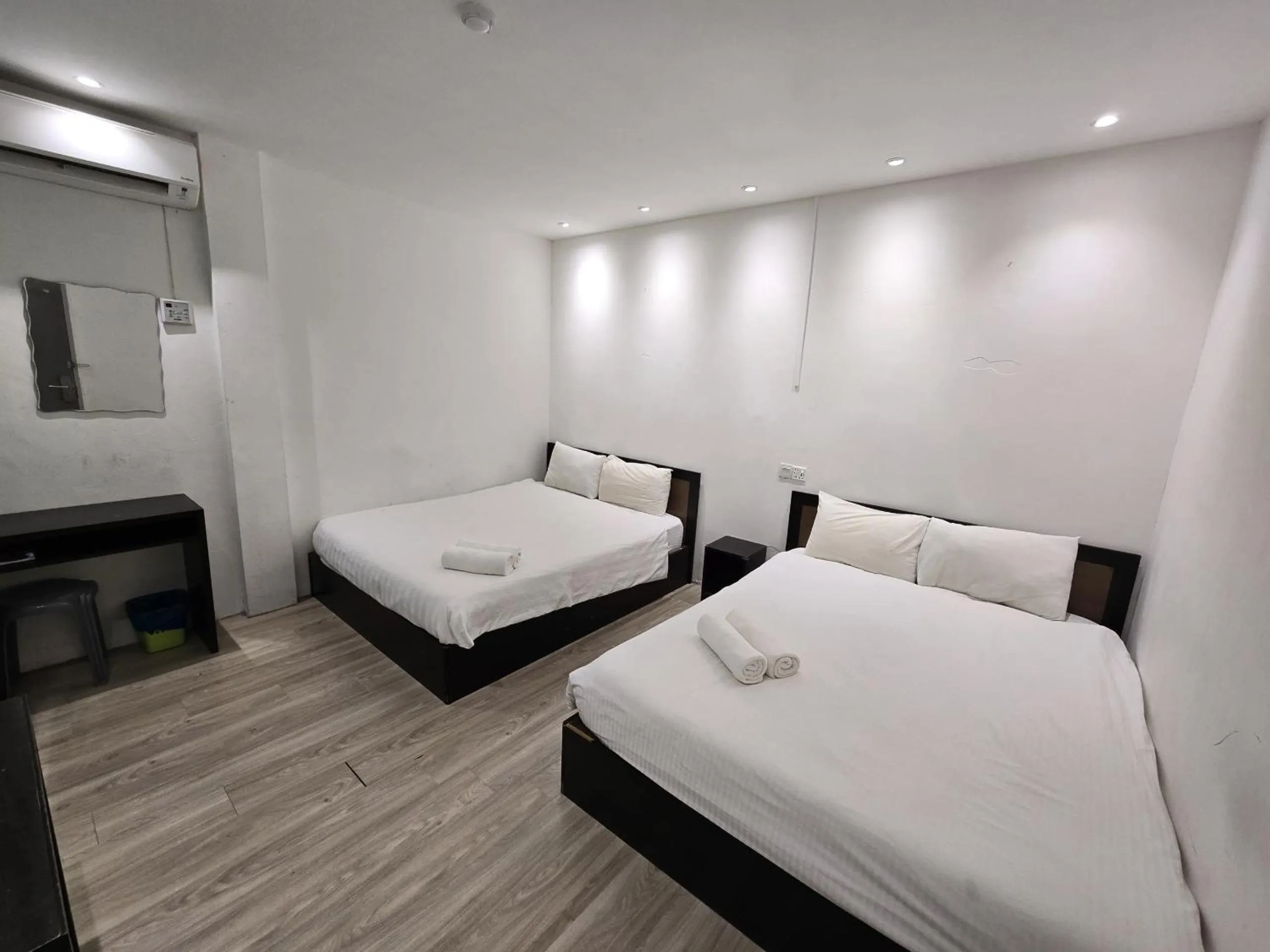 Bed in One Point Inn King Centre