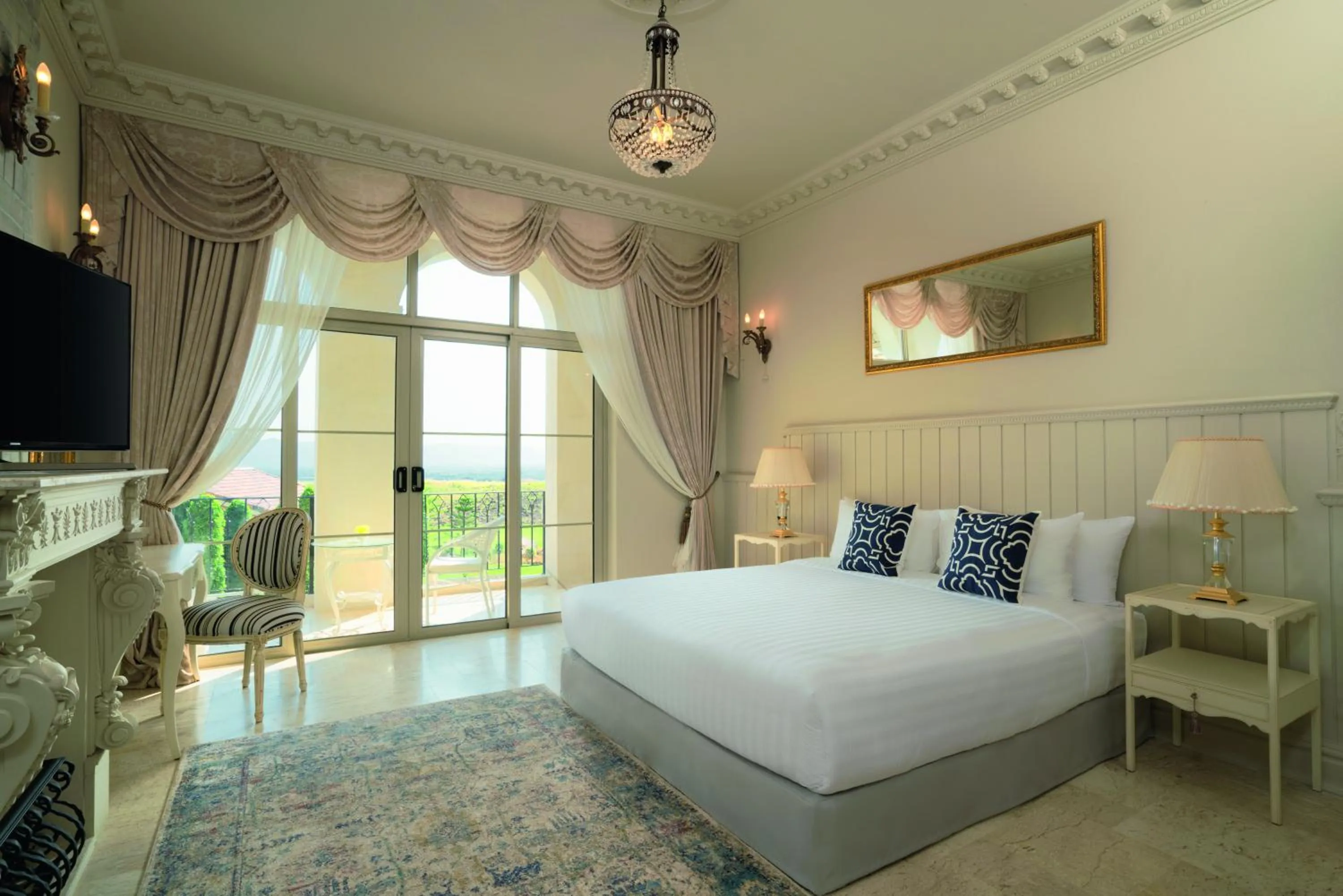 Bed in Mövenpick Resort Khao Yai