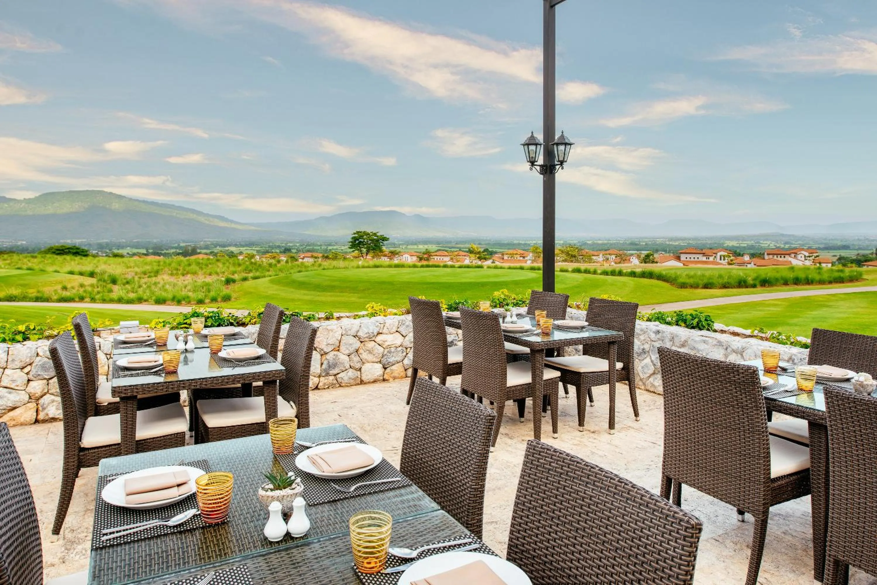 Restaurant/places to eat in Mövenpick Resort Khao Yai