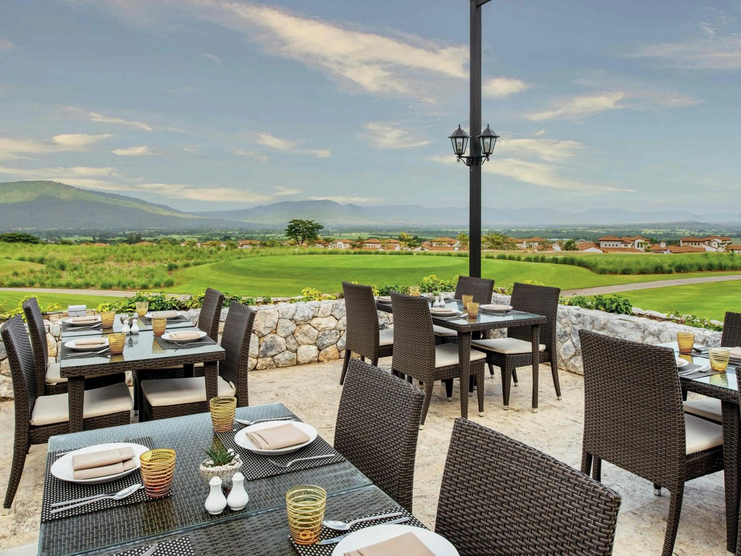 Restaurant/places to eat in Mövenpick Resort Khao Yai