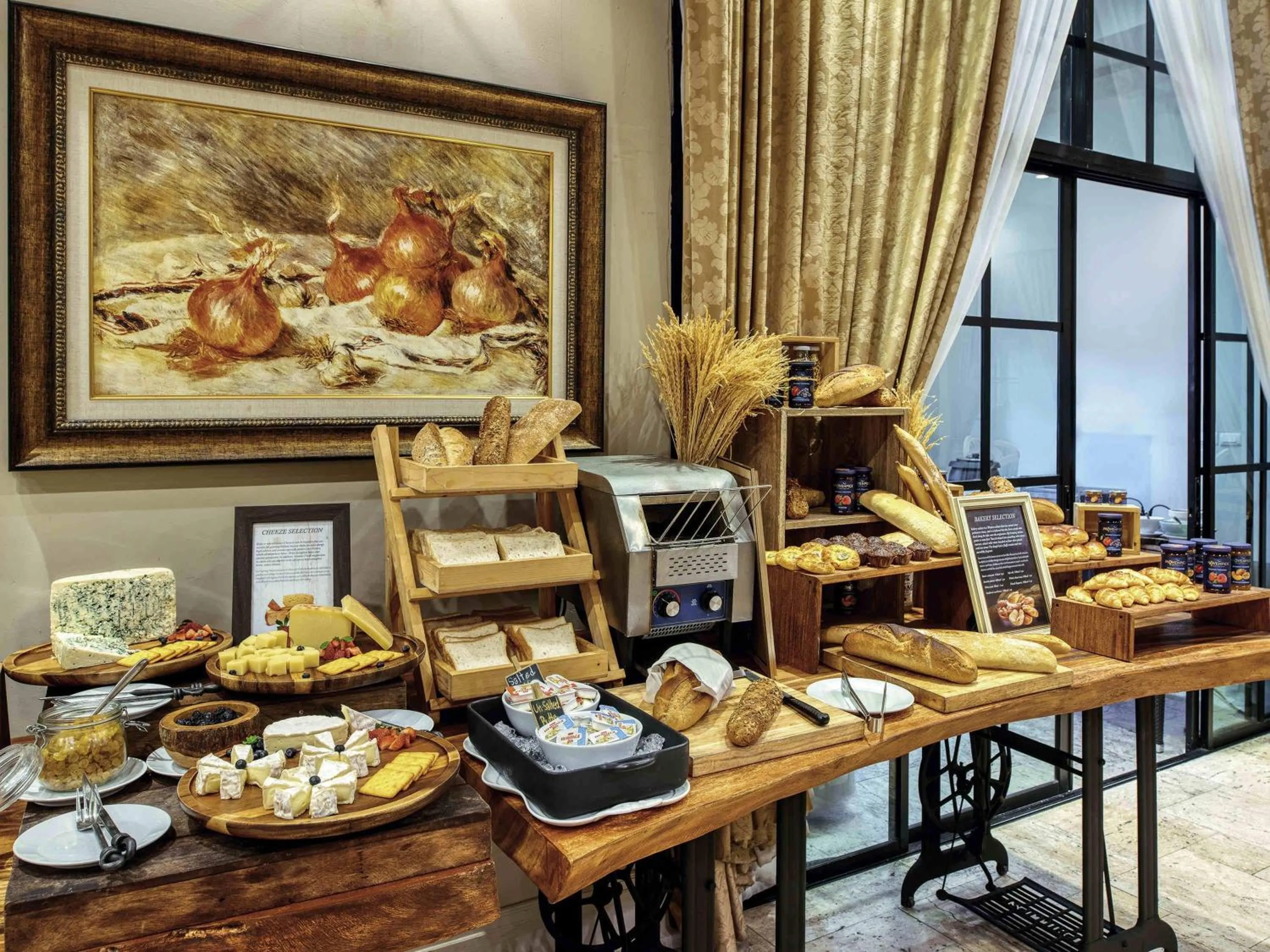 Restaurant/places to eat in Mövenpick Resort Khao Yai