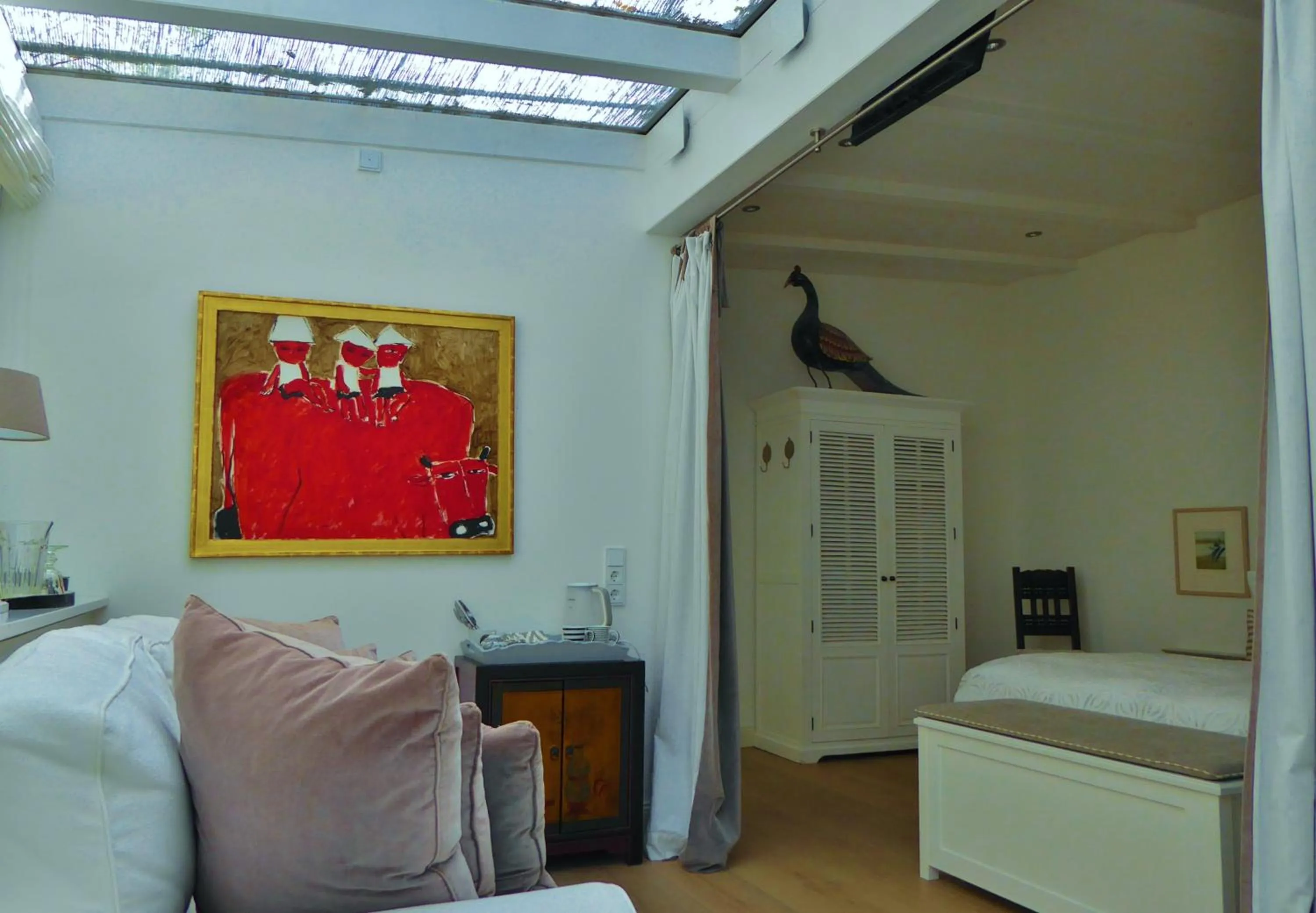 Photo of the whole room, Bed in Am Eichholz Galerie & Art-Hotel