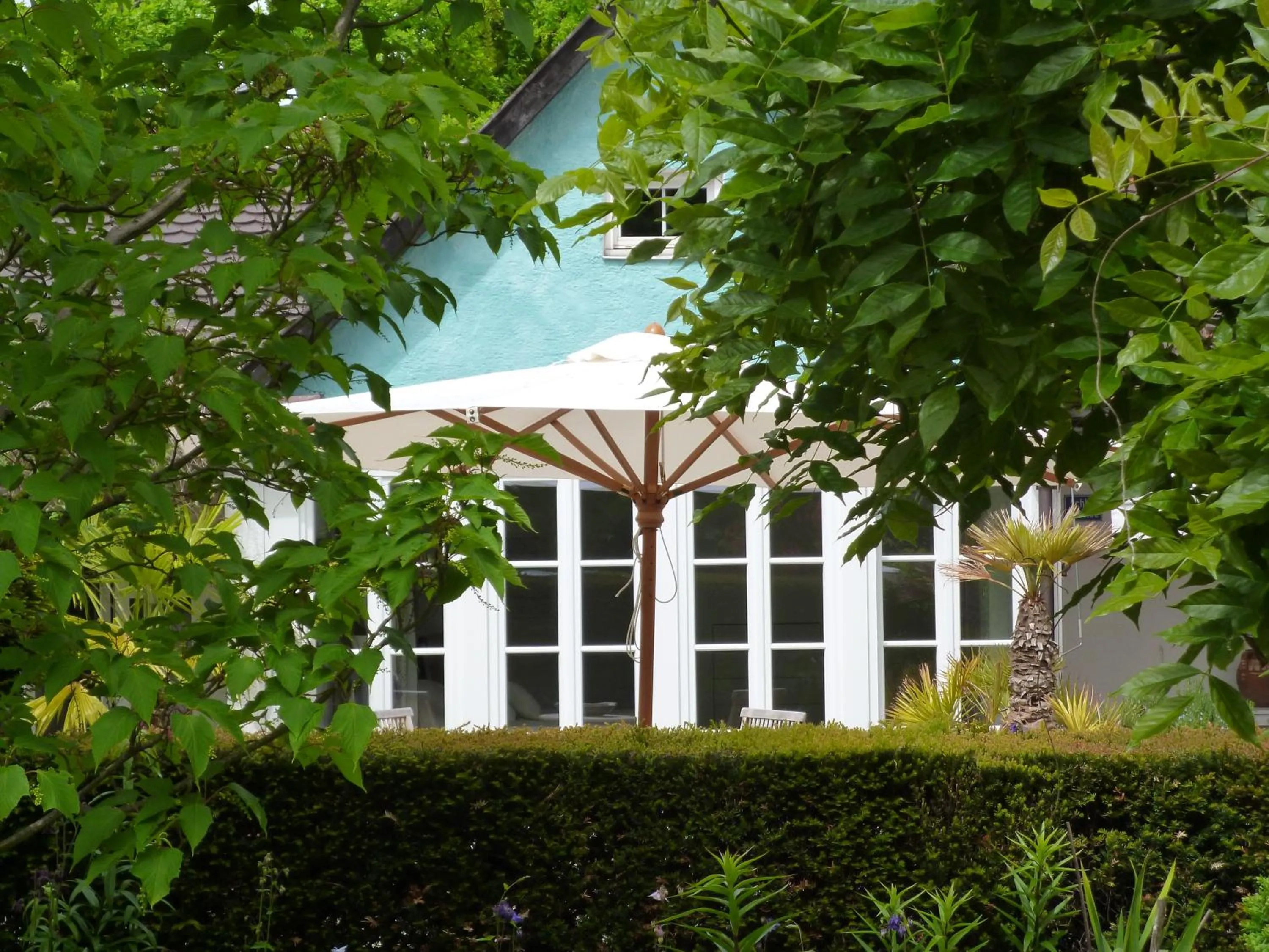 Garden view in Am Eichholz Galerie & Art-Hotel