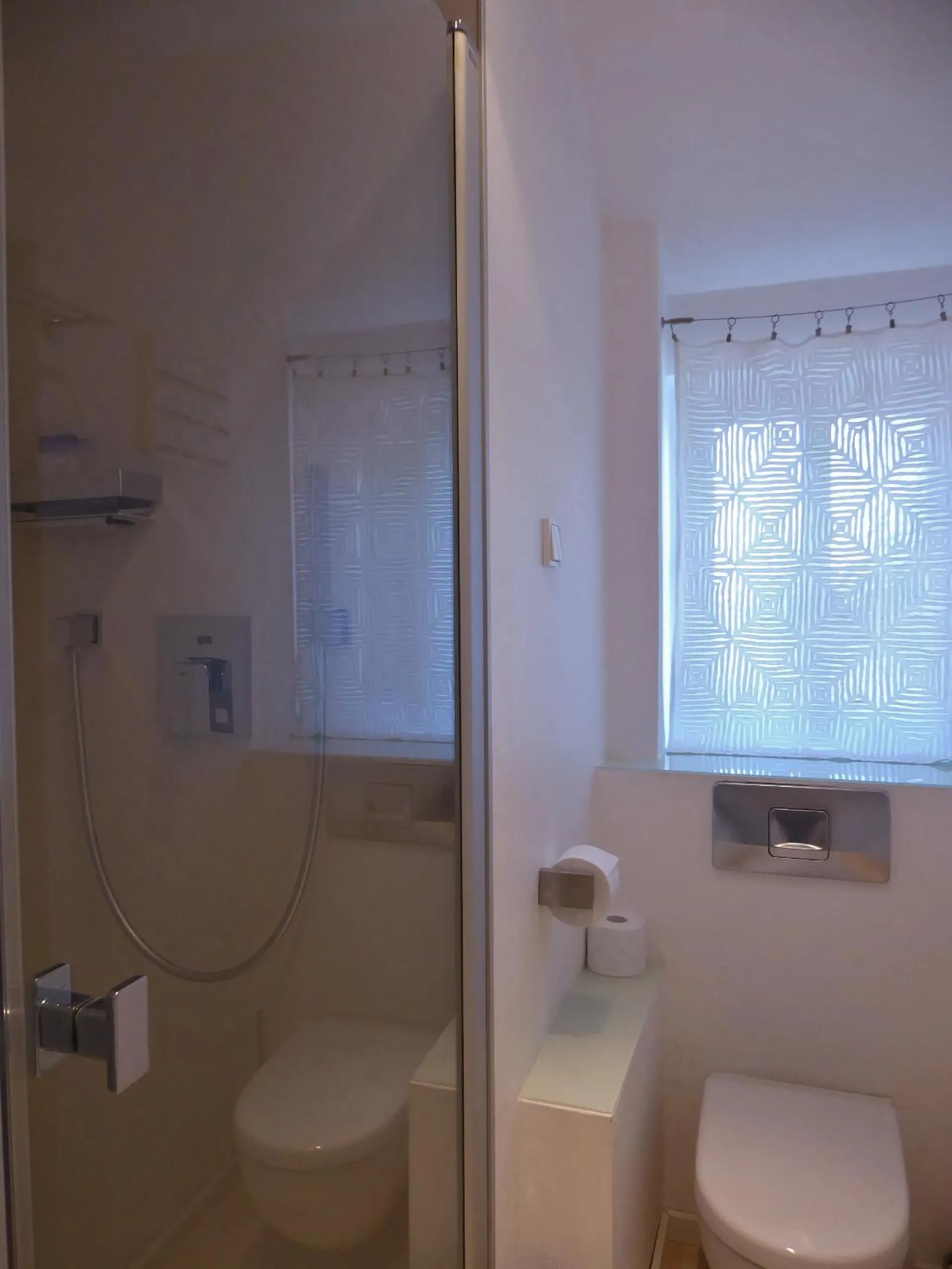 Bathroom in Am Eichholz Galerie & Art-Hotel