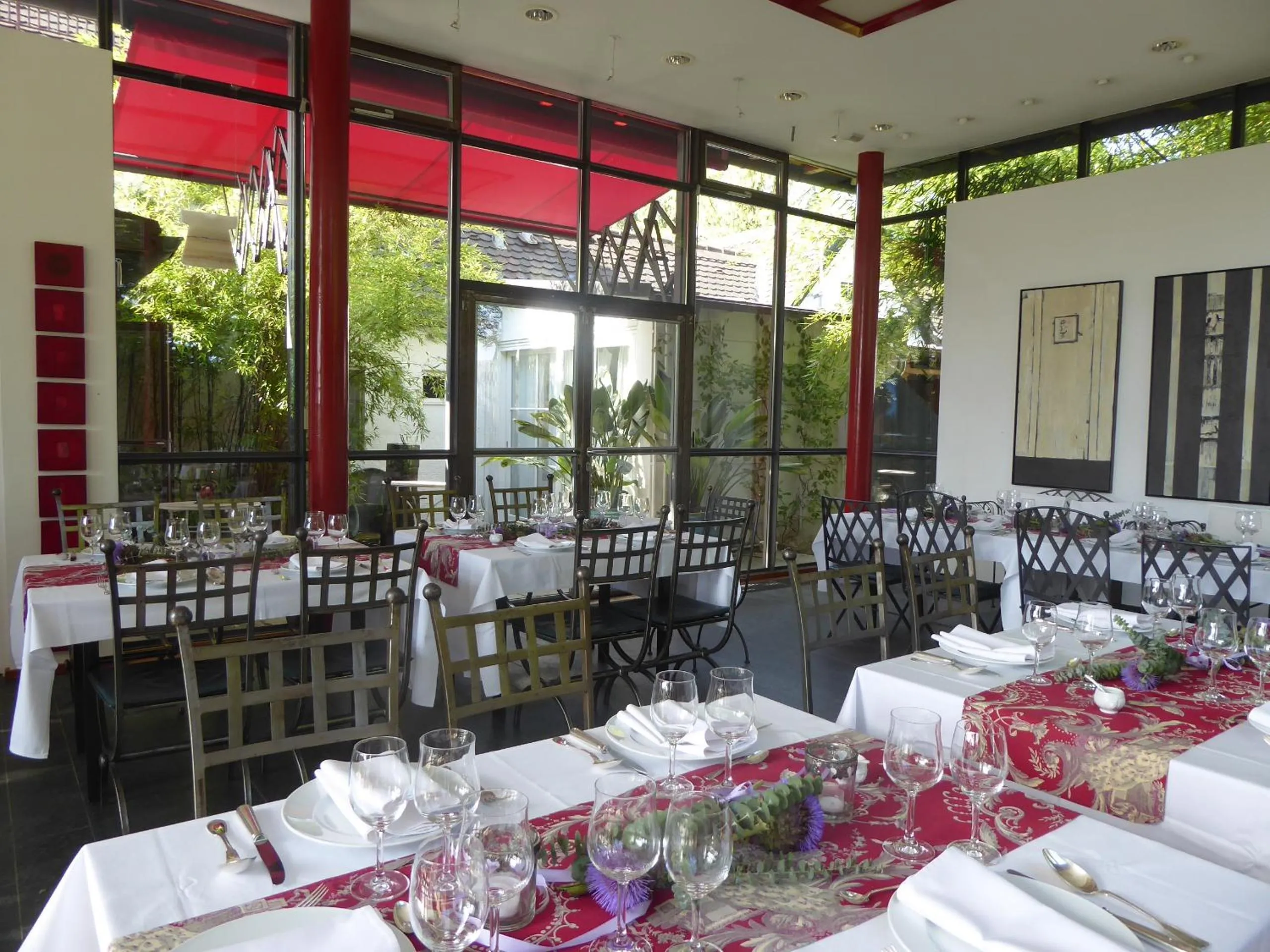 Restaurant/places to eat in Am Eichholz Galerie & Art-Hotel