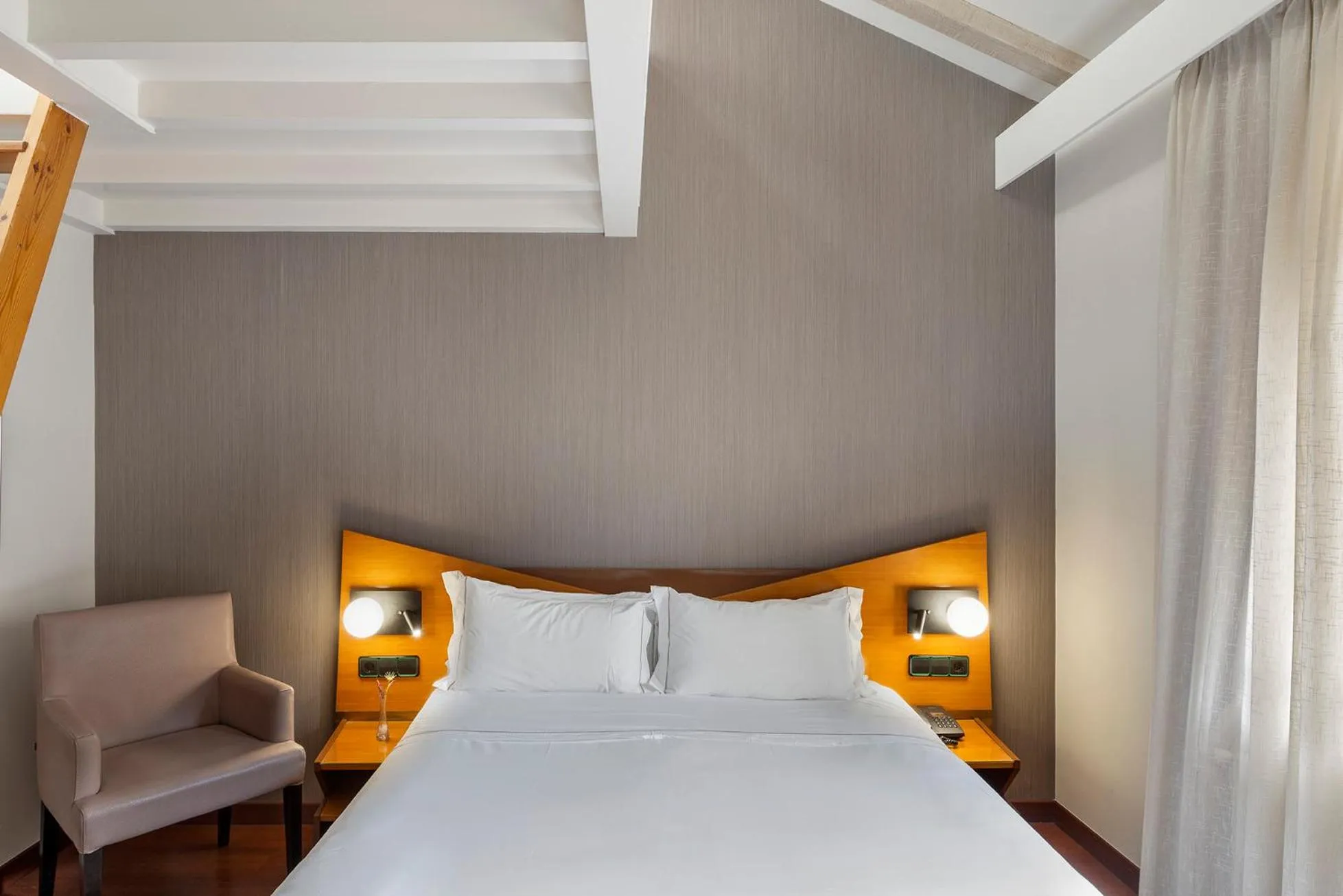 Bedroom, Bed in Hotel de l'Isard