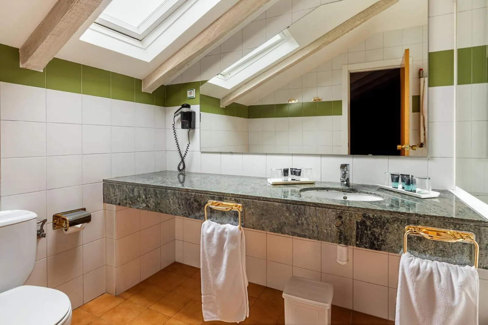 Bathroom in Hotel de l'Isard