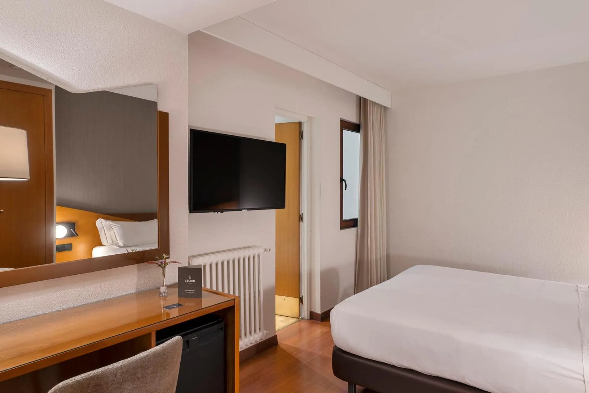 Bedroom, Bed in Hotel de l'Isard