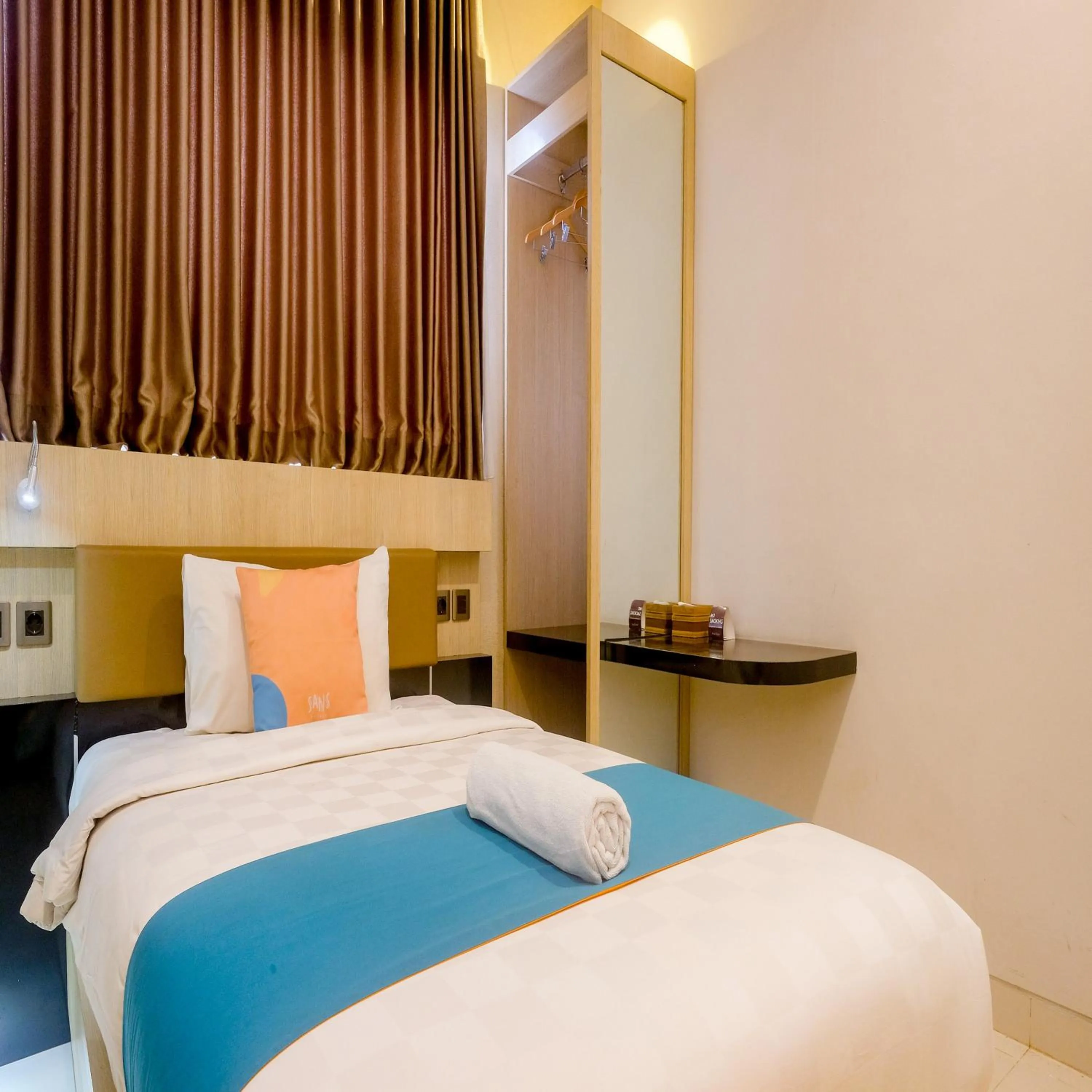 Bedroom, Bed in Sans Vibes Hotel Grand Omah Sastro Gejayan