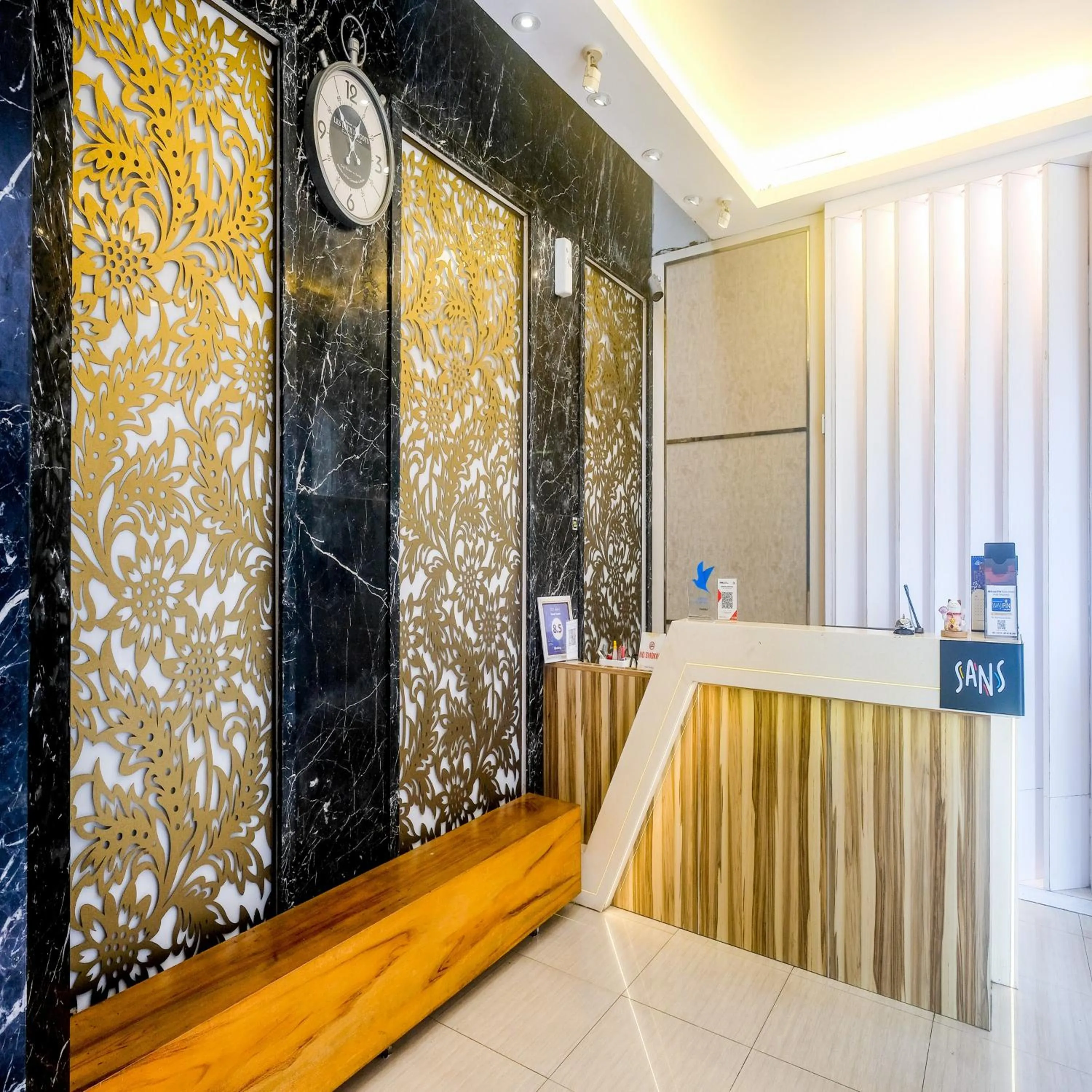 Lobby or reception, Bed in Sans Vibes Hotel Grand Omah Sastro Gejayan