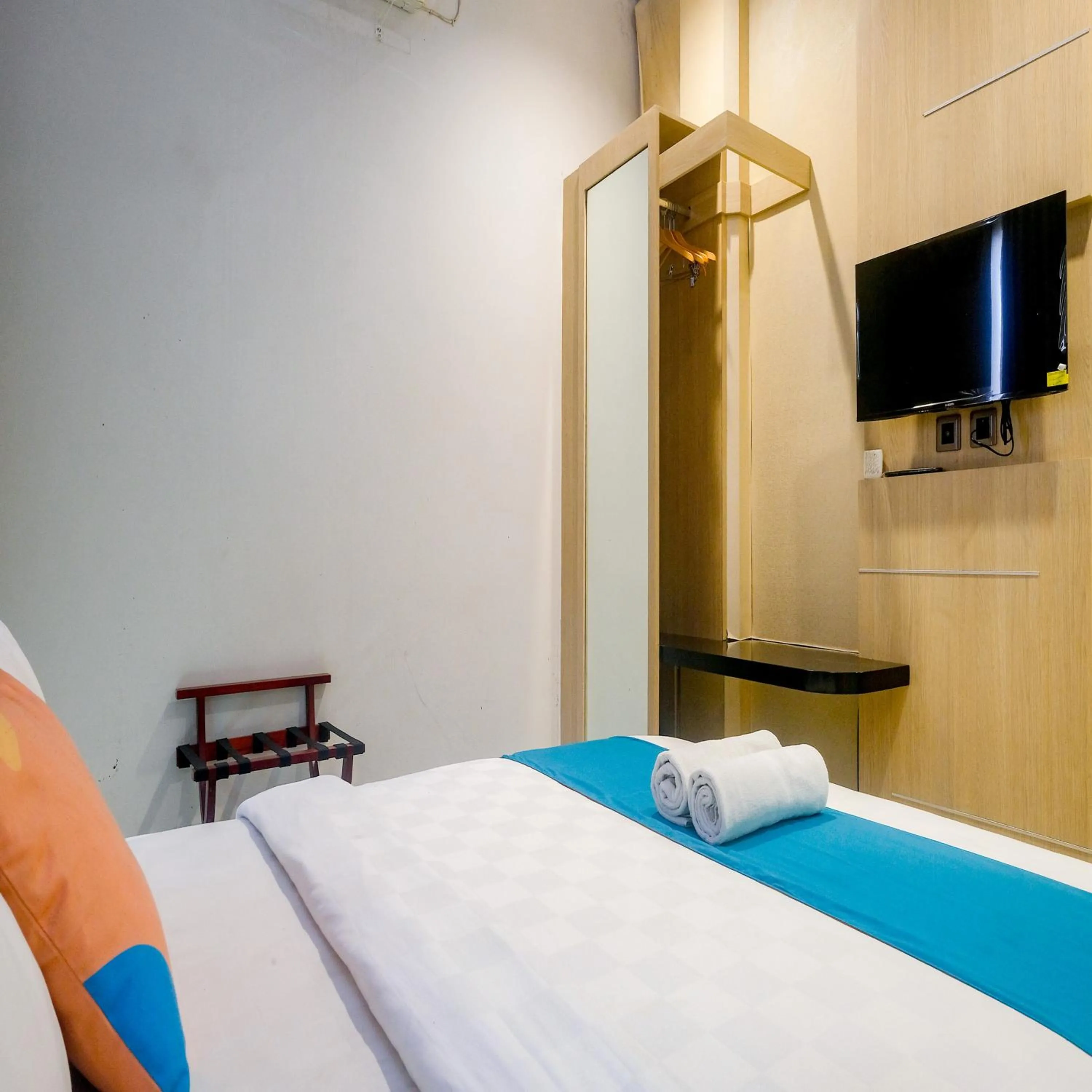 Bedroom, Bed in Sans Vibes Hotel Grand Omah Sastro Gejayan