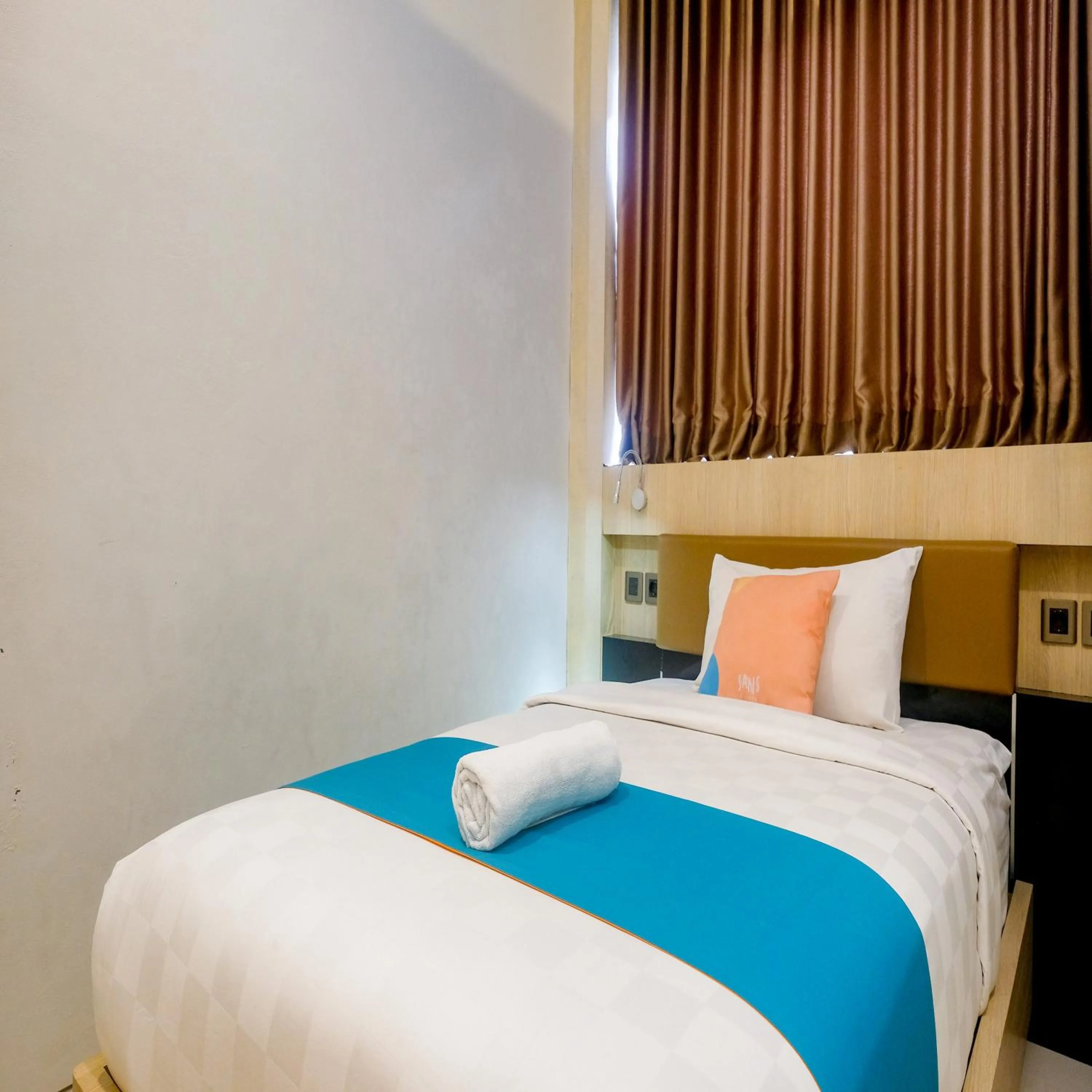 Bedroom, Bed in Sans Vibes Hotel Grand Omah Sastro Gejayan