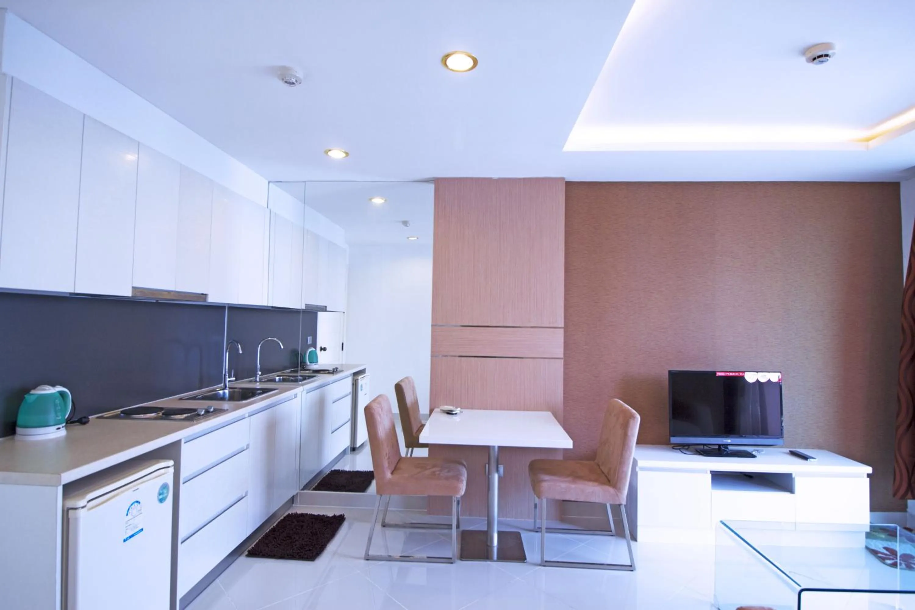 Dining area in Paradise Park Jomtien by Pattaya Sunny Rentals